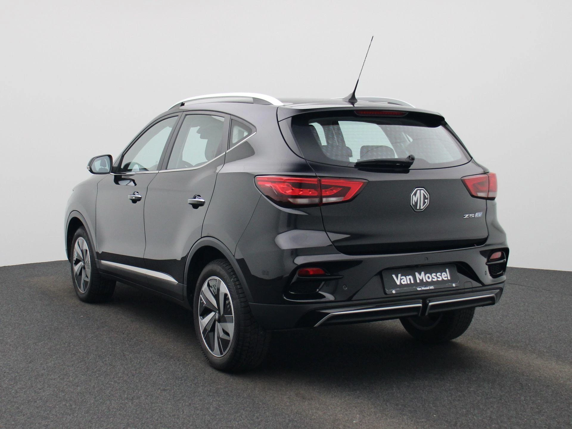 MG ZSEV – autofoto 3