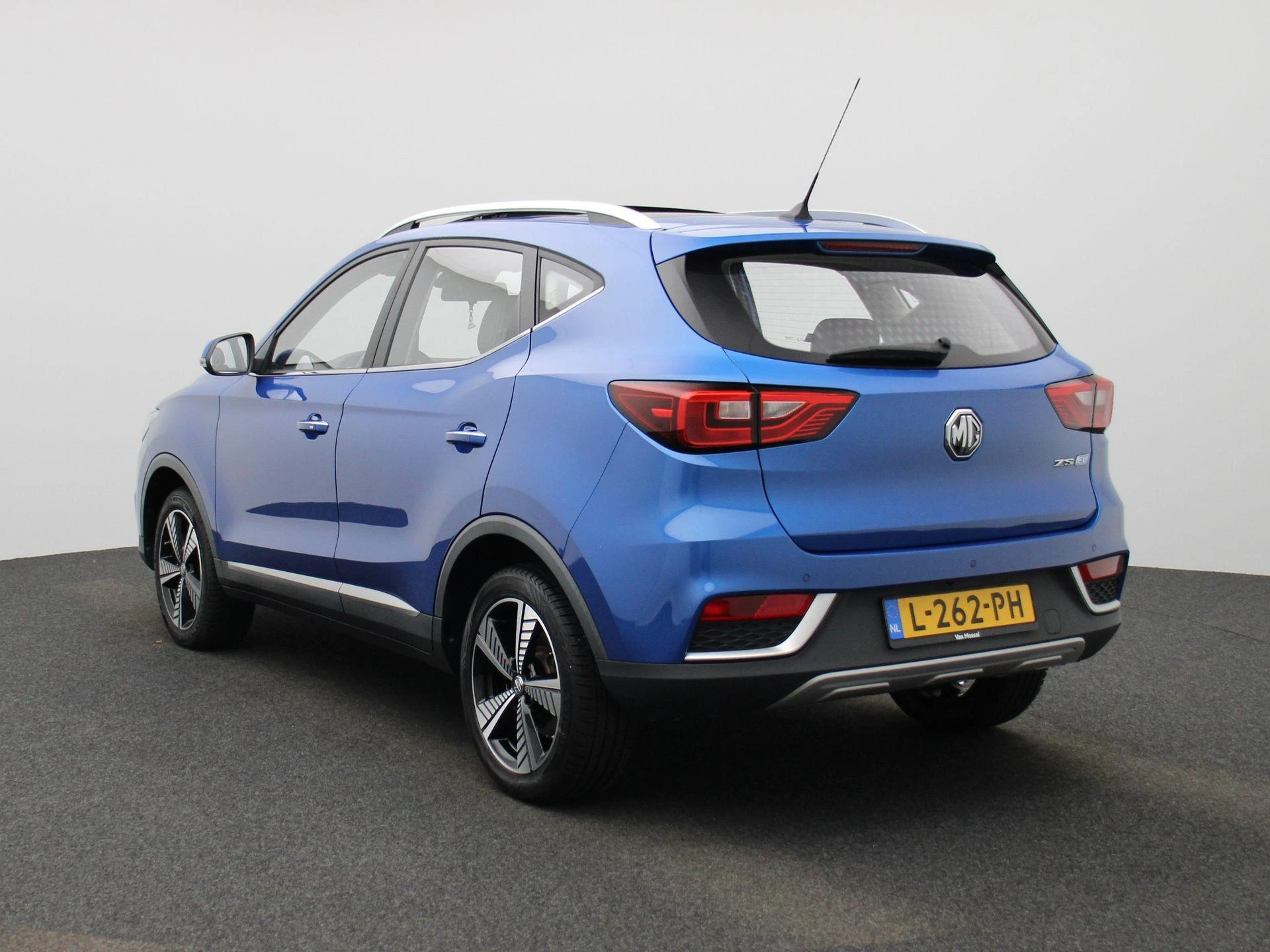 MG ZSEV – autofoto 3