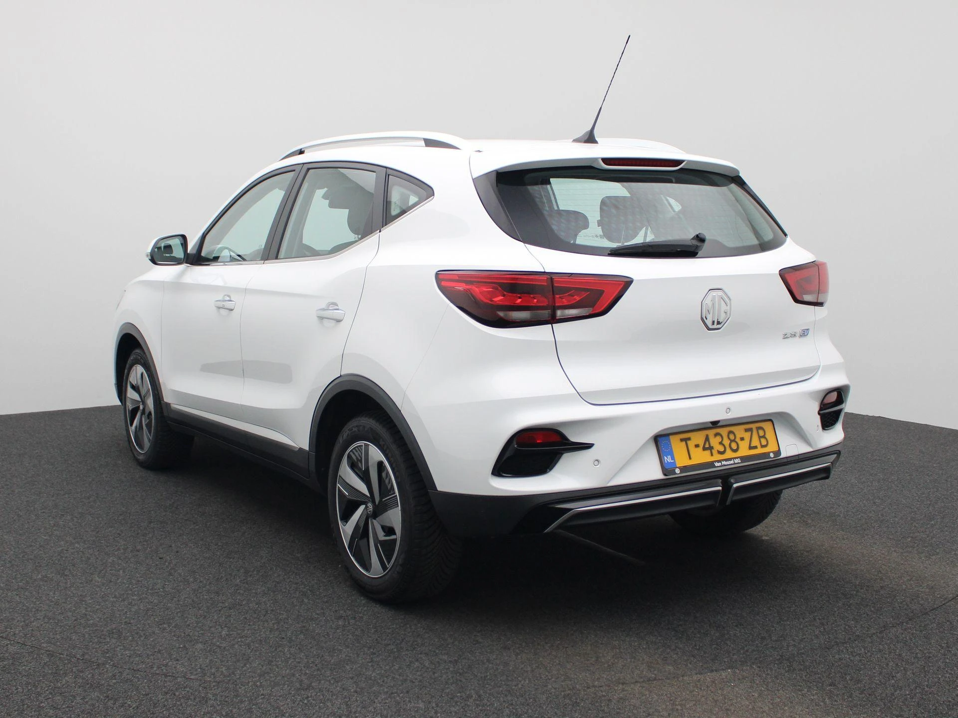 MG ZSEV – autofoto 3