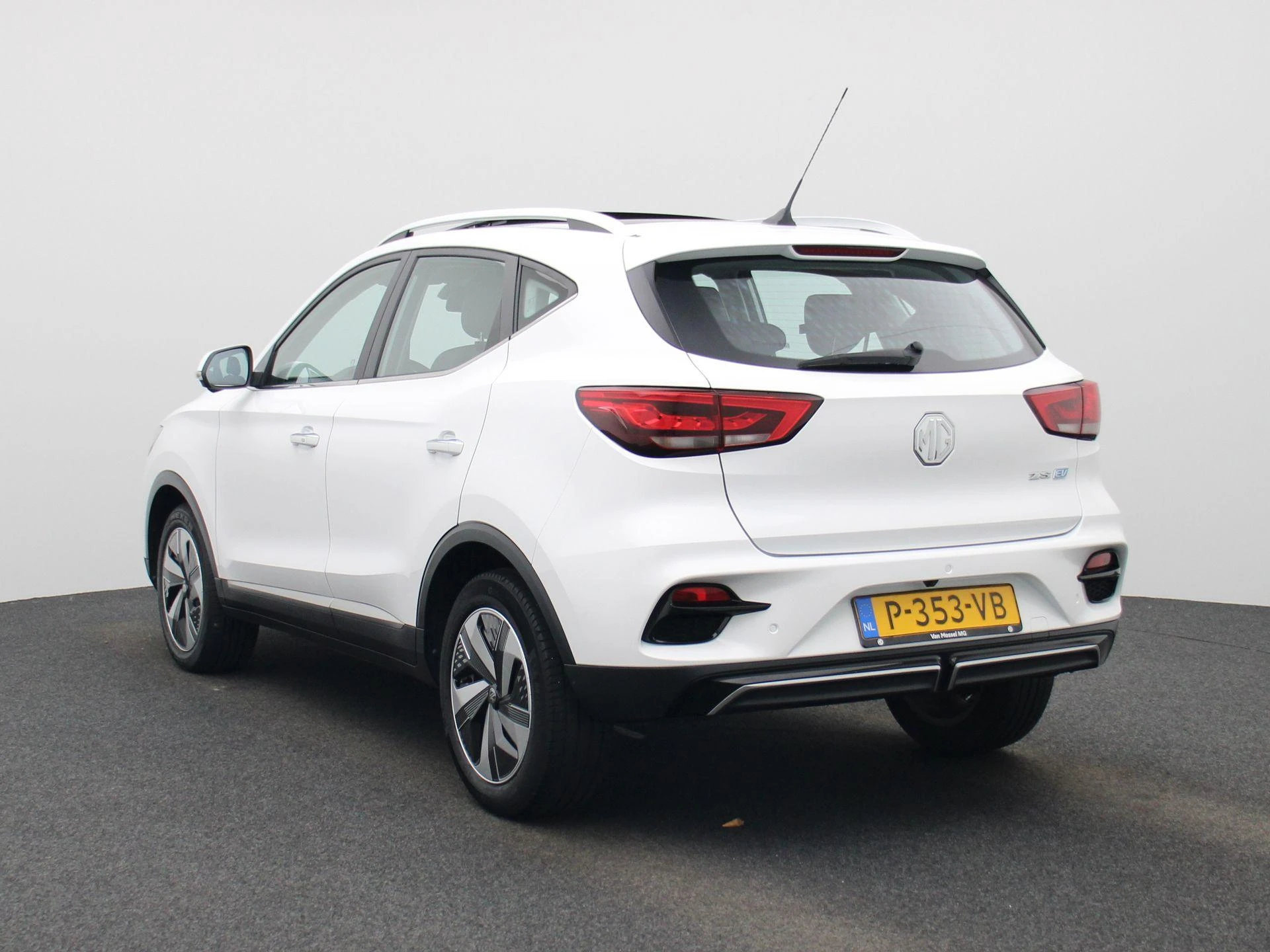 MG ZSEV – autofoto 3