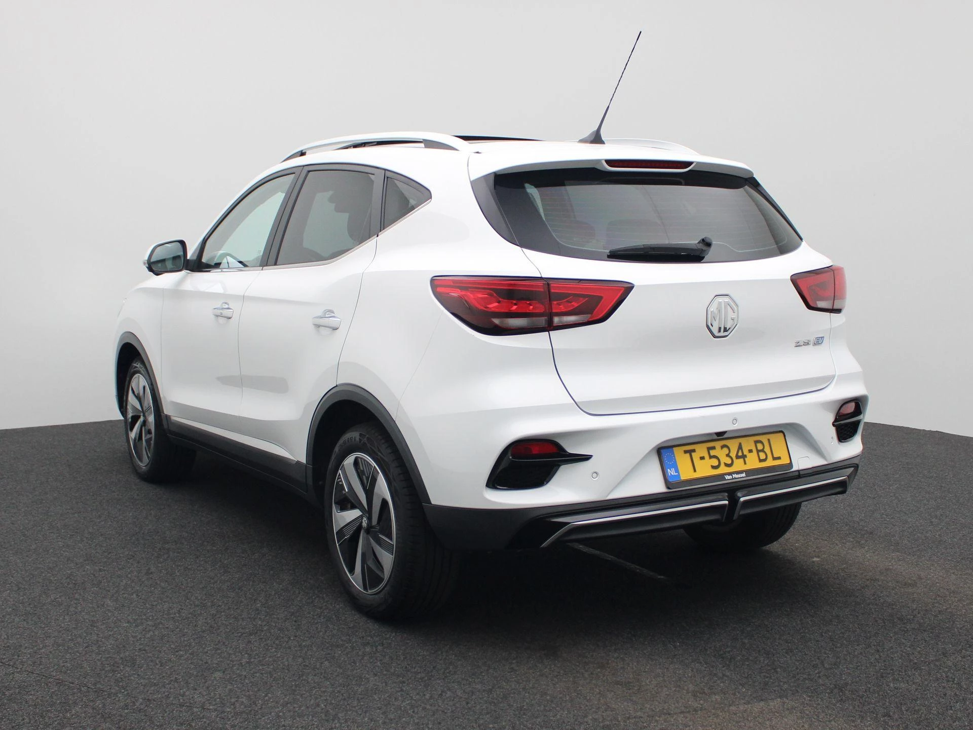MG ZSEV – autofoto 3