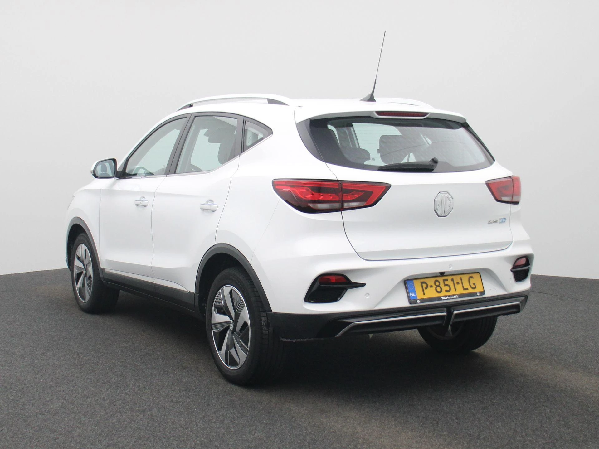 MG ZSEV – autofoto 3