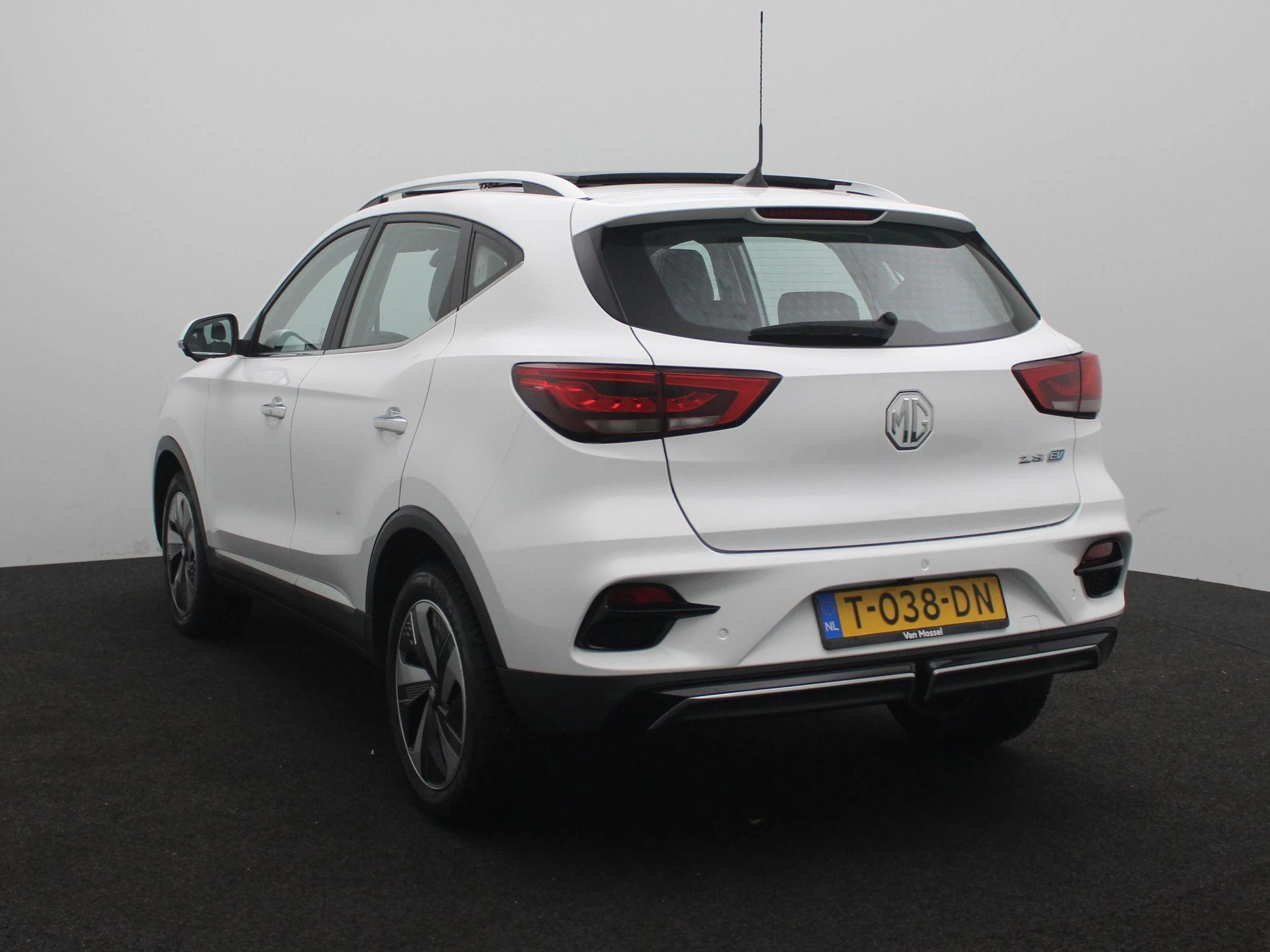 MG ZSEV – autofoto 3