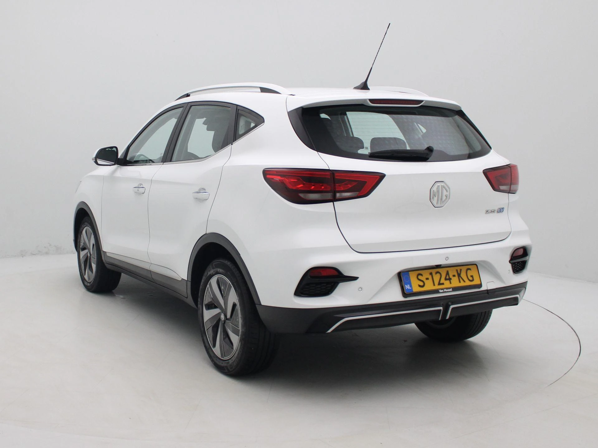 MG ZSEV – autofoto 3