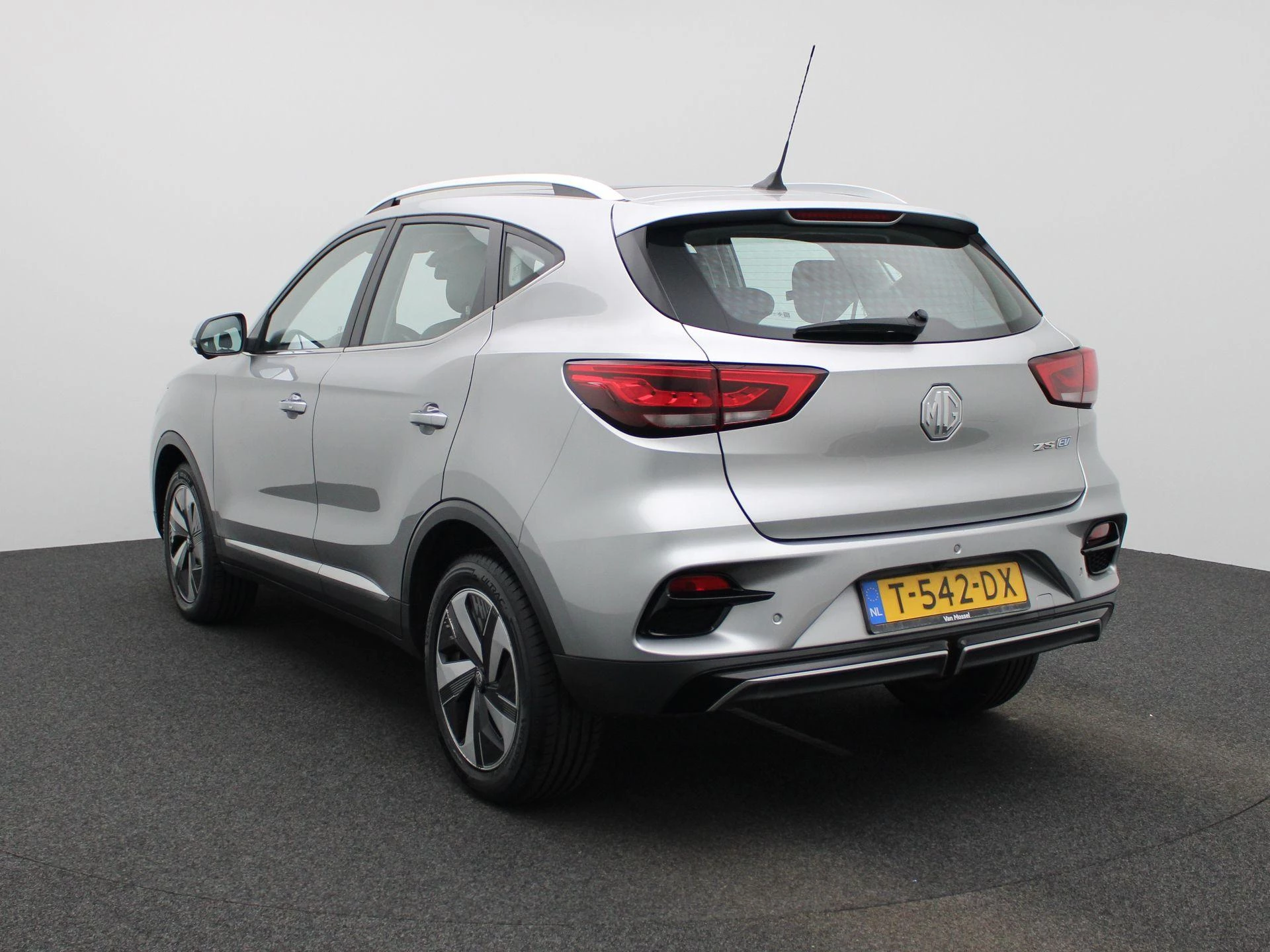 MG ZSEV – autofoto 3