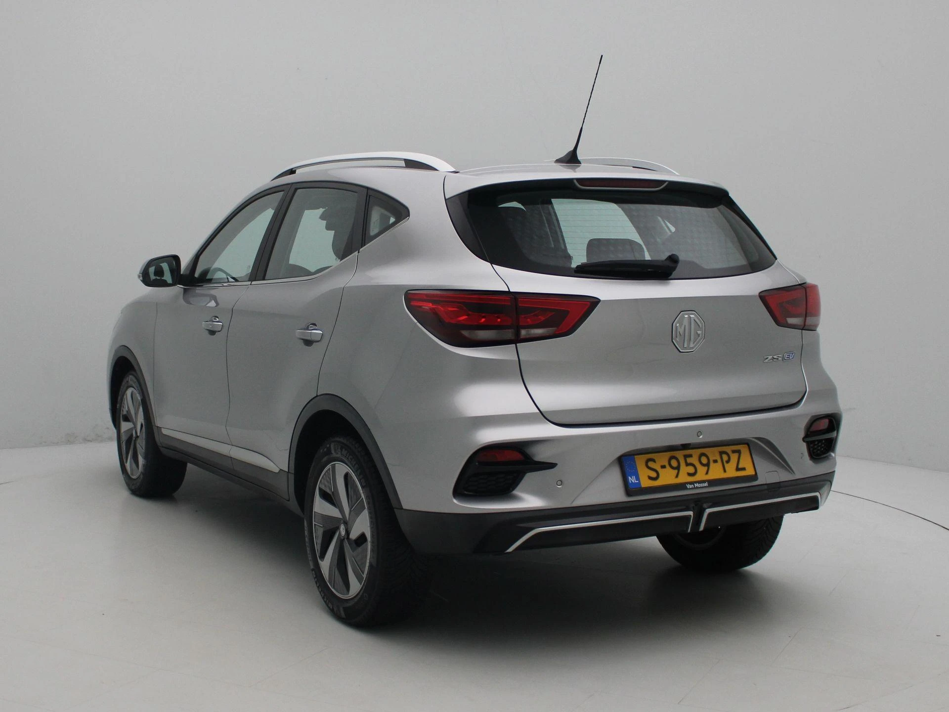 MG ZSEV – autofoto 3