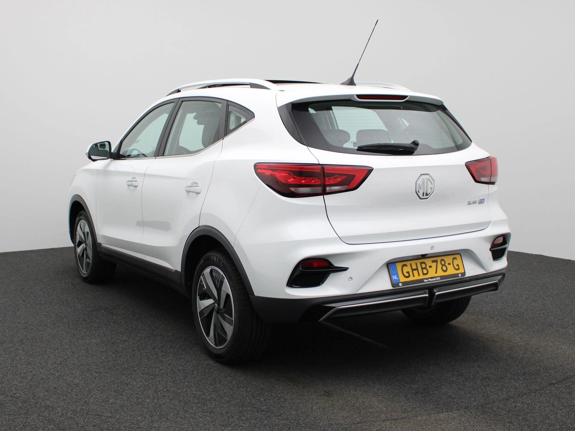 MG ZSEV – autofoto 3