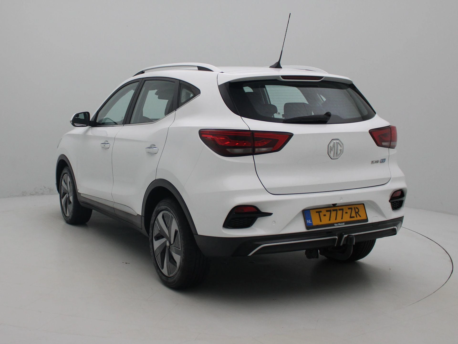 MG ZSEV – autofoto 3