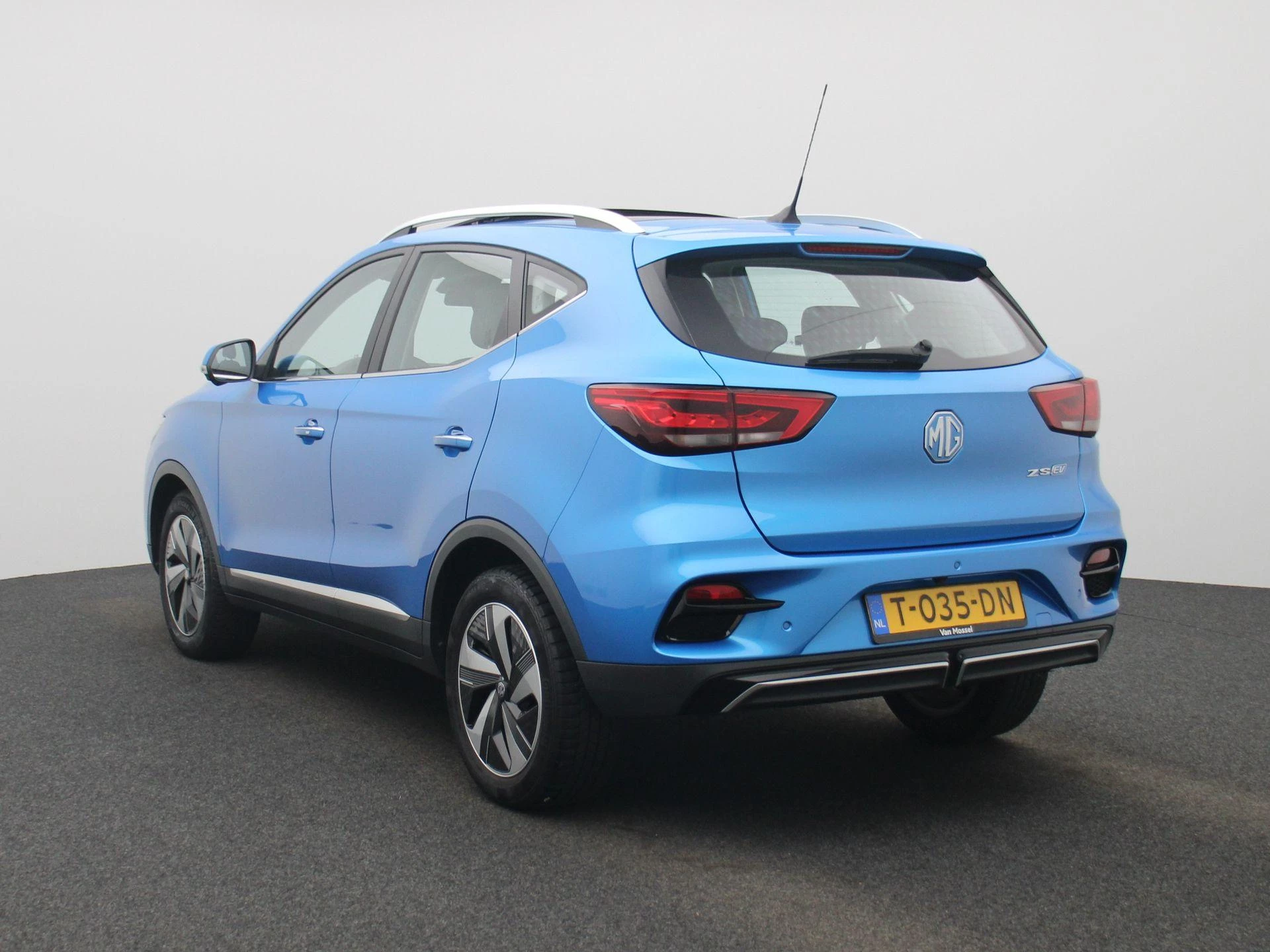 MG ZSEV – autofoto 4