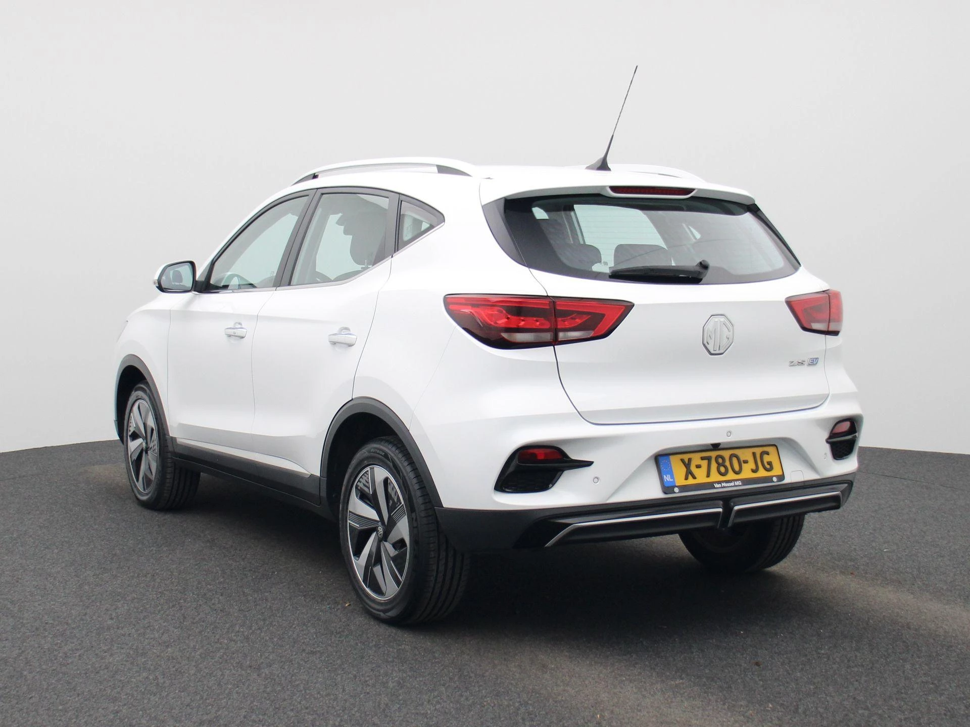 MG ZSEV – autofoto 4