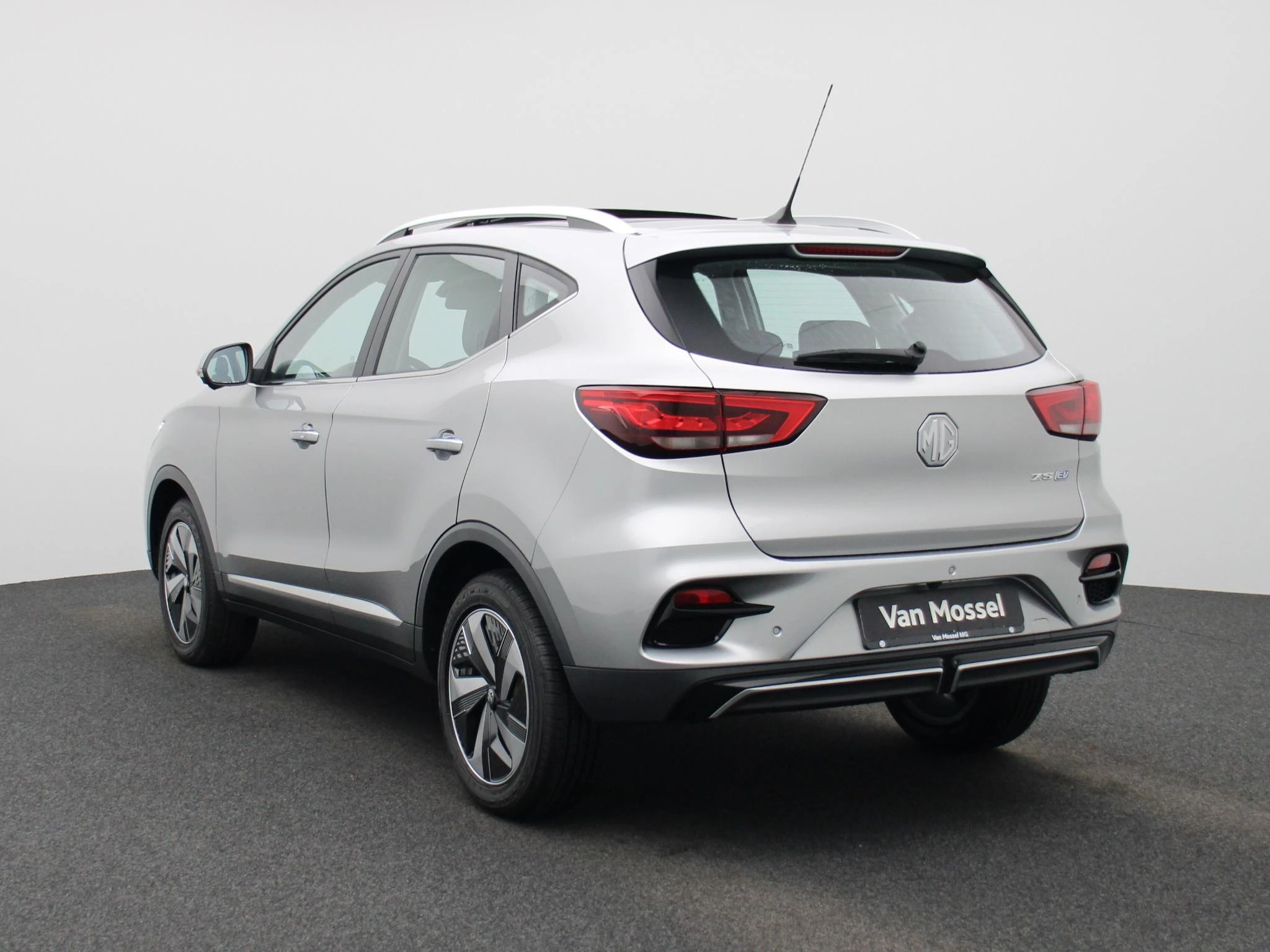 MG ZSEV – autofoto 4