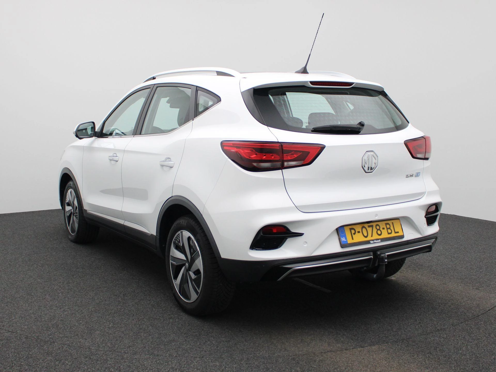 MG ZSEV – autofoto 4