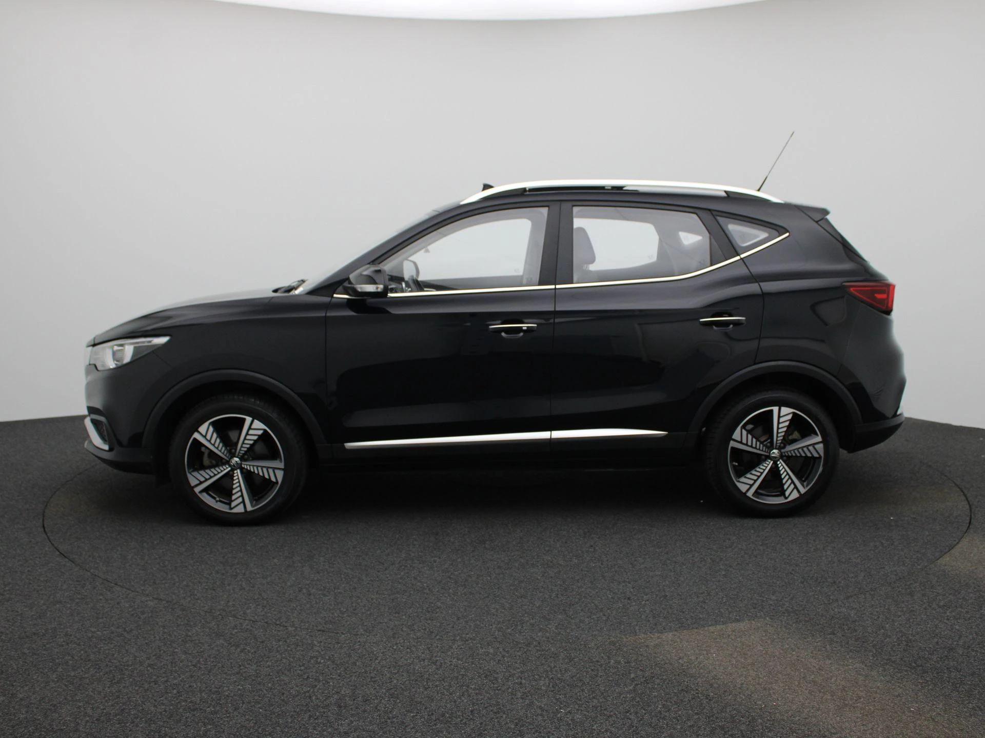 MG ZSEV – autofoto 4
