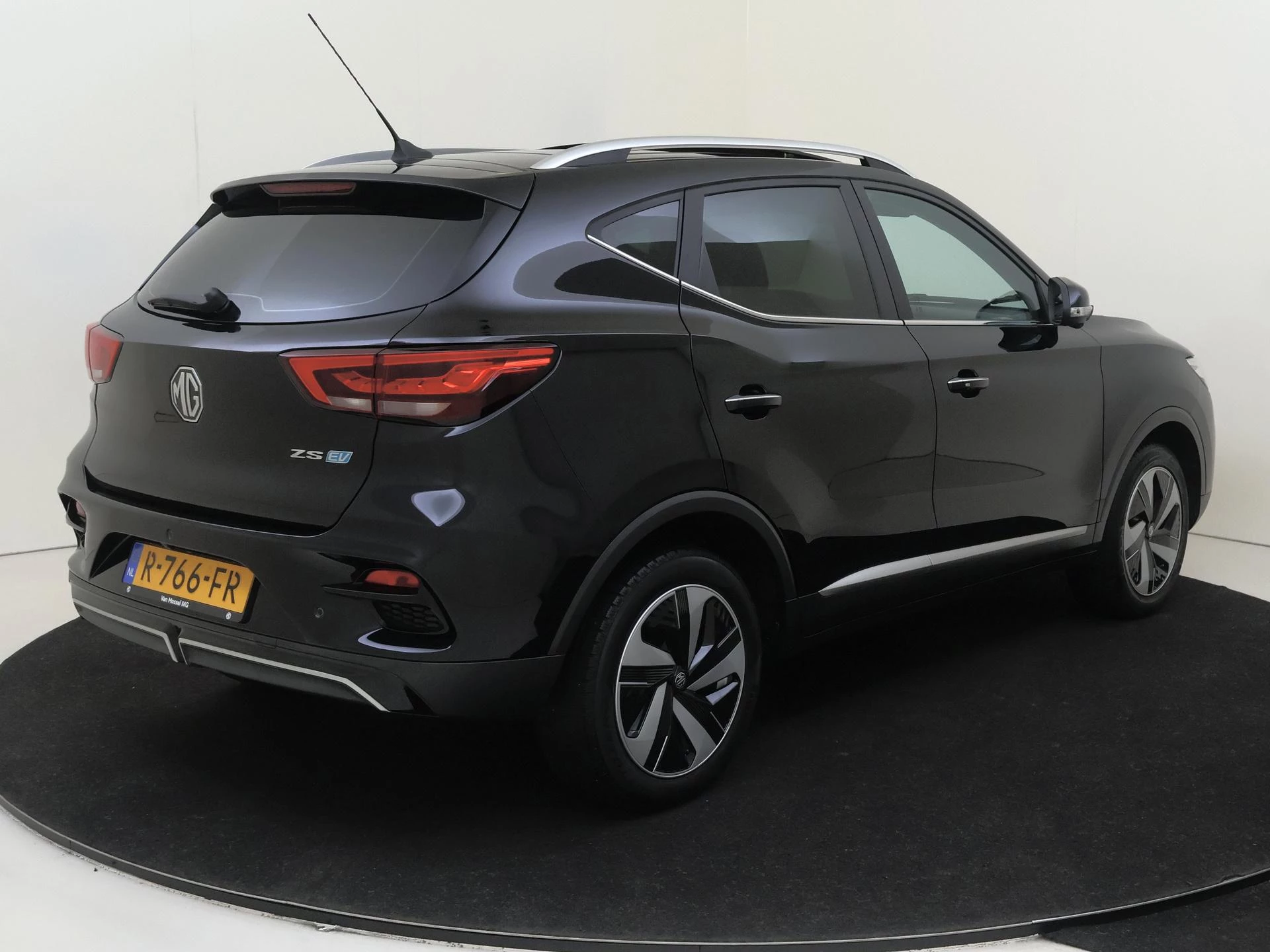 MG ZSEV – autofoto 5