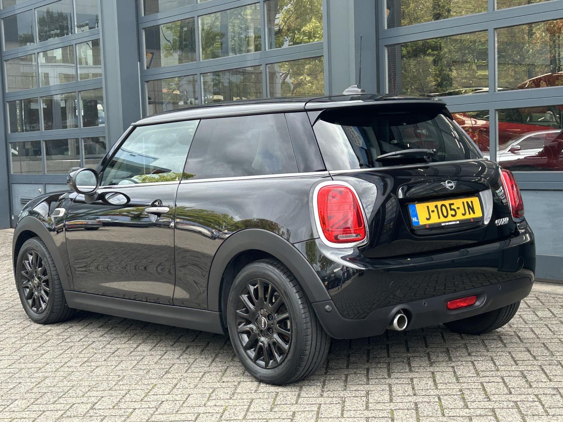 MINI 3-Deurs met kenteken J-105-JN – autofoto 2