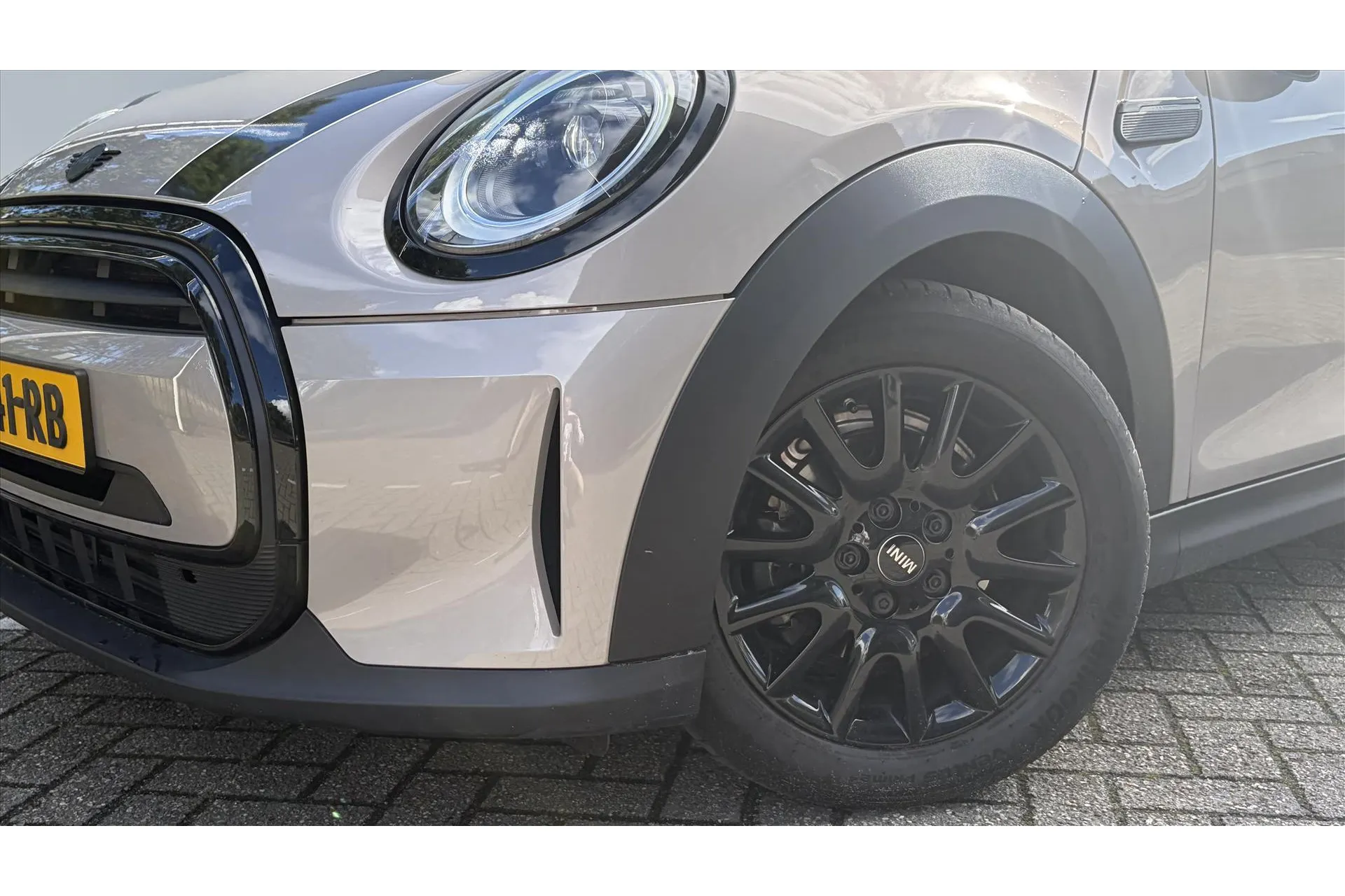 MINI 3-Deurs met kenteken L-341-RB – autofoto 2