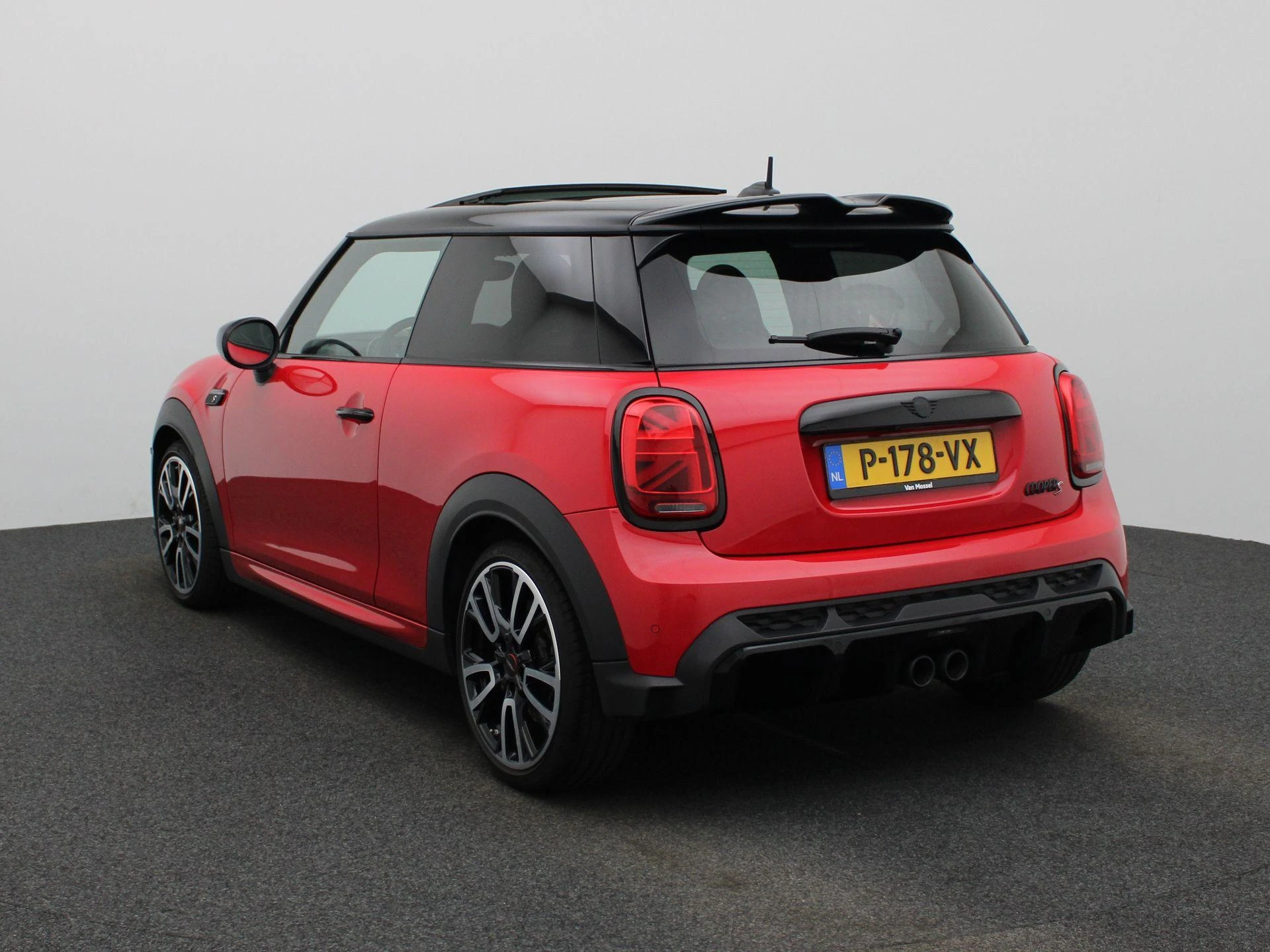 MINI 3-Deurs met kenteken P-178-VX – autofoto 3
