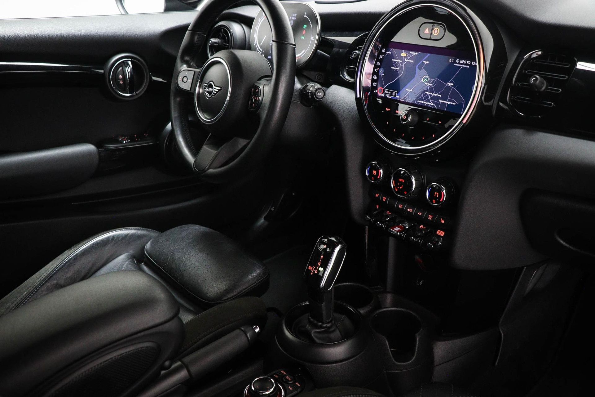 MINI 3-Deurs met kenteken Z-205-PT – autofoto 3