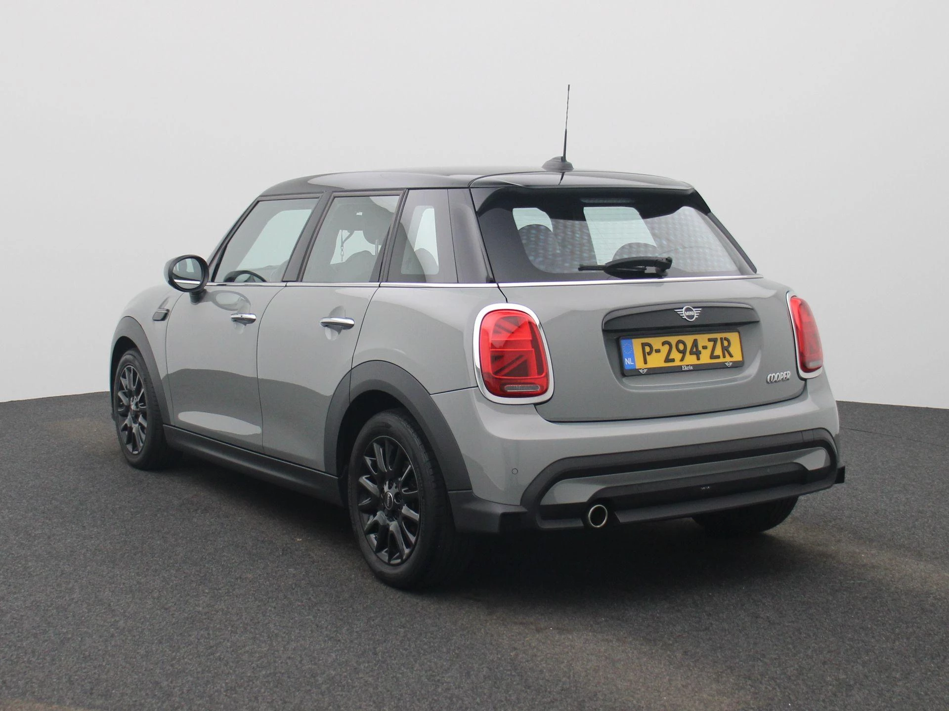 MINI 5-Deurs met kenteken P-294-ZR – autofoto 4
