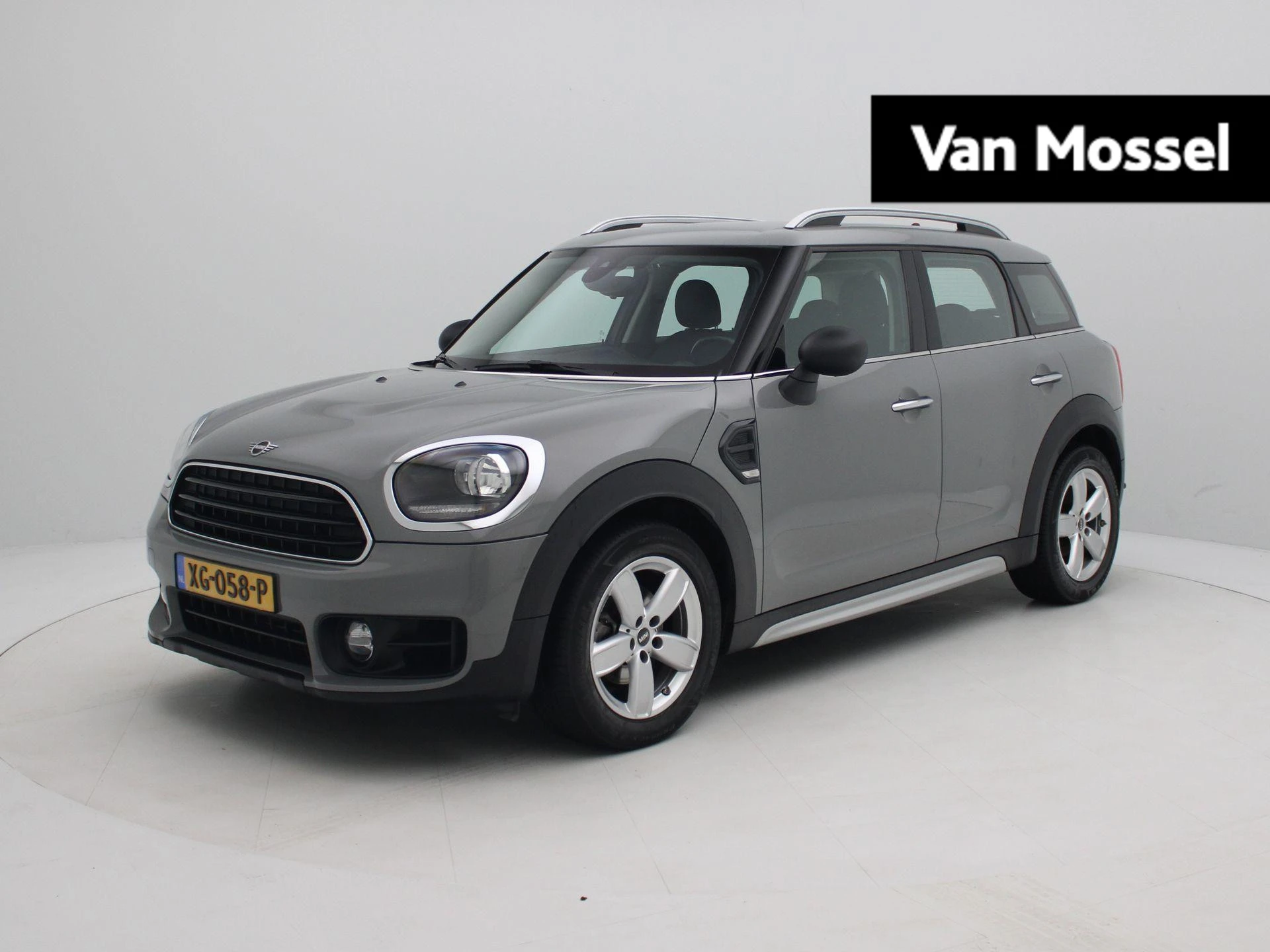 MINI Countryman met kenteken 70100 – autofoto 2