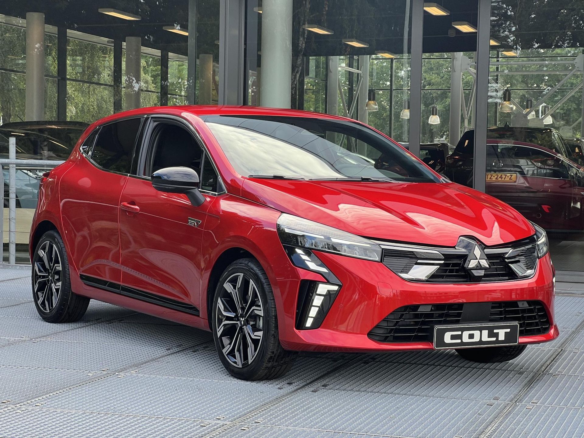Mitsubishi Colt met kenteken JTD-49-N – autofoto 5