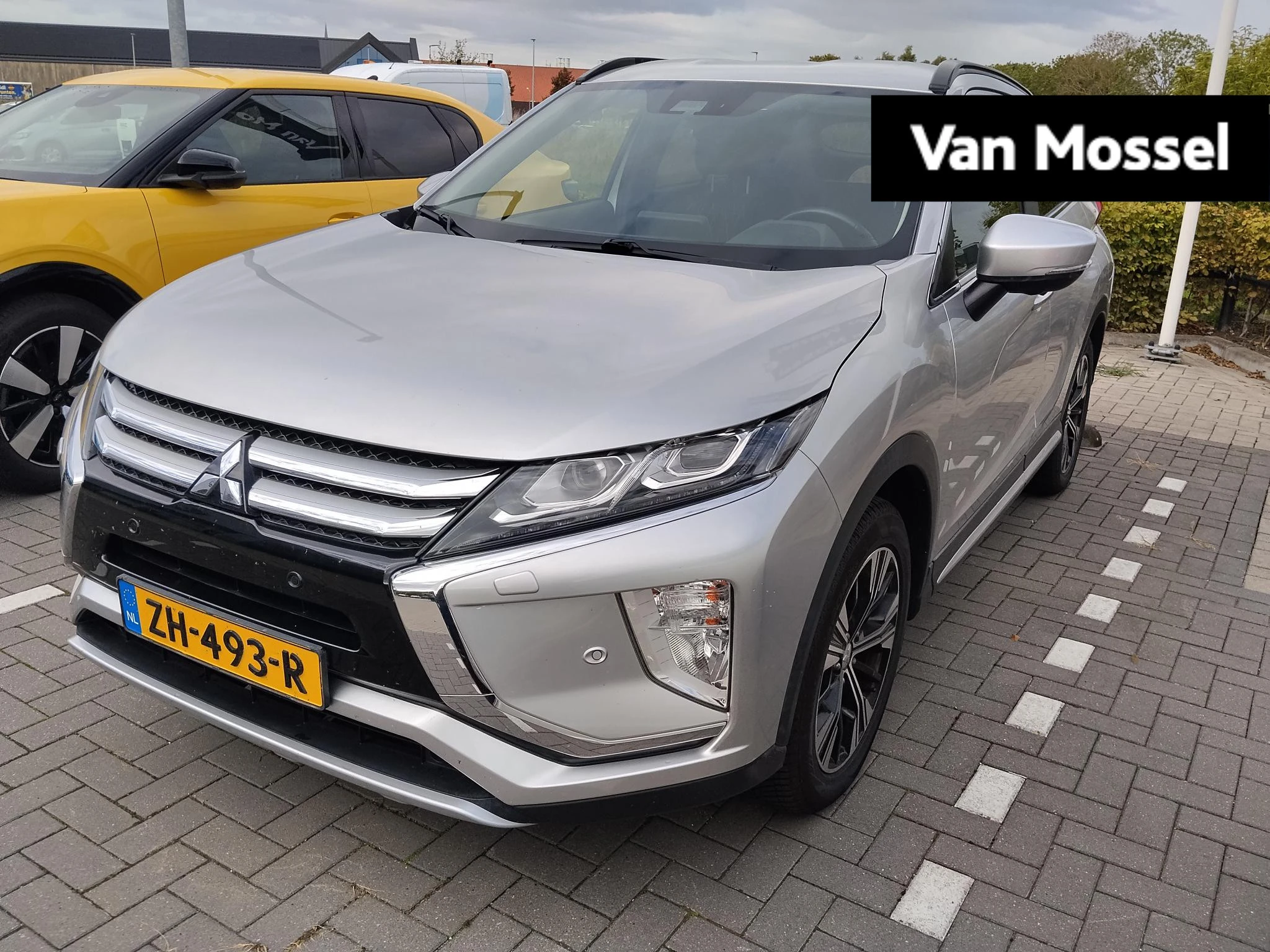 Mitsubishi EclipseCross met kenteken 66100 – autofoto 2
