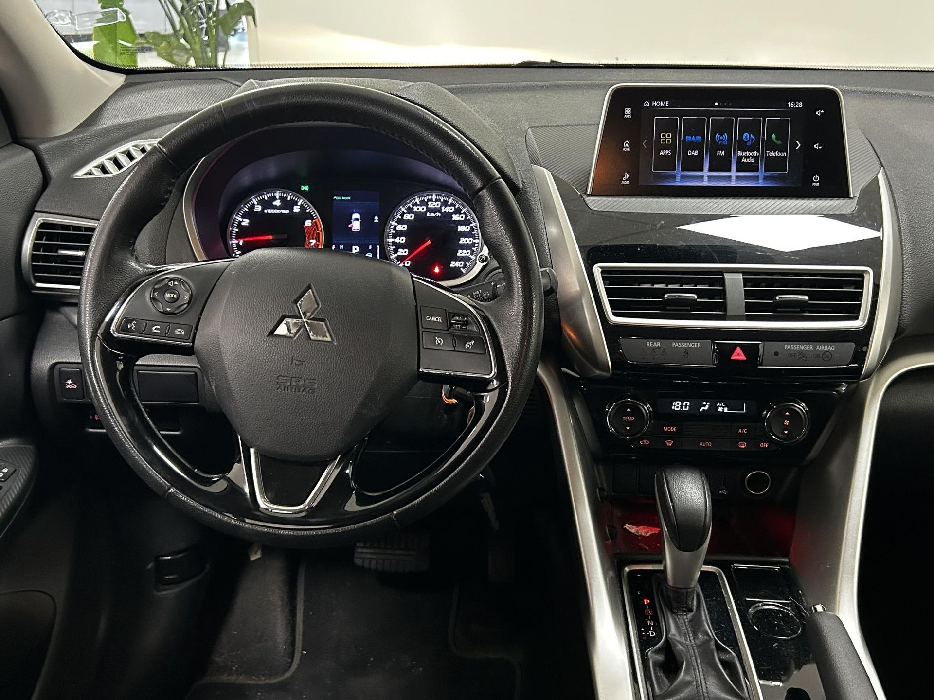 Mitsubishi EclipseCross met kenteken XB-146-V – autofoto 3