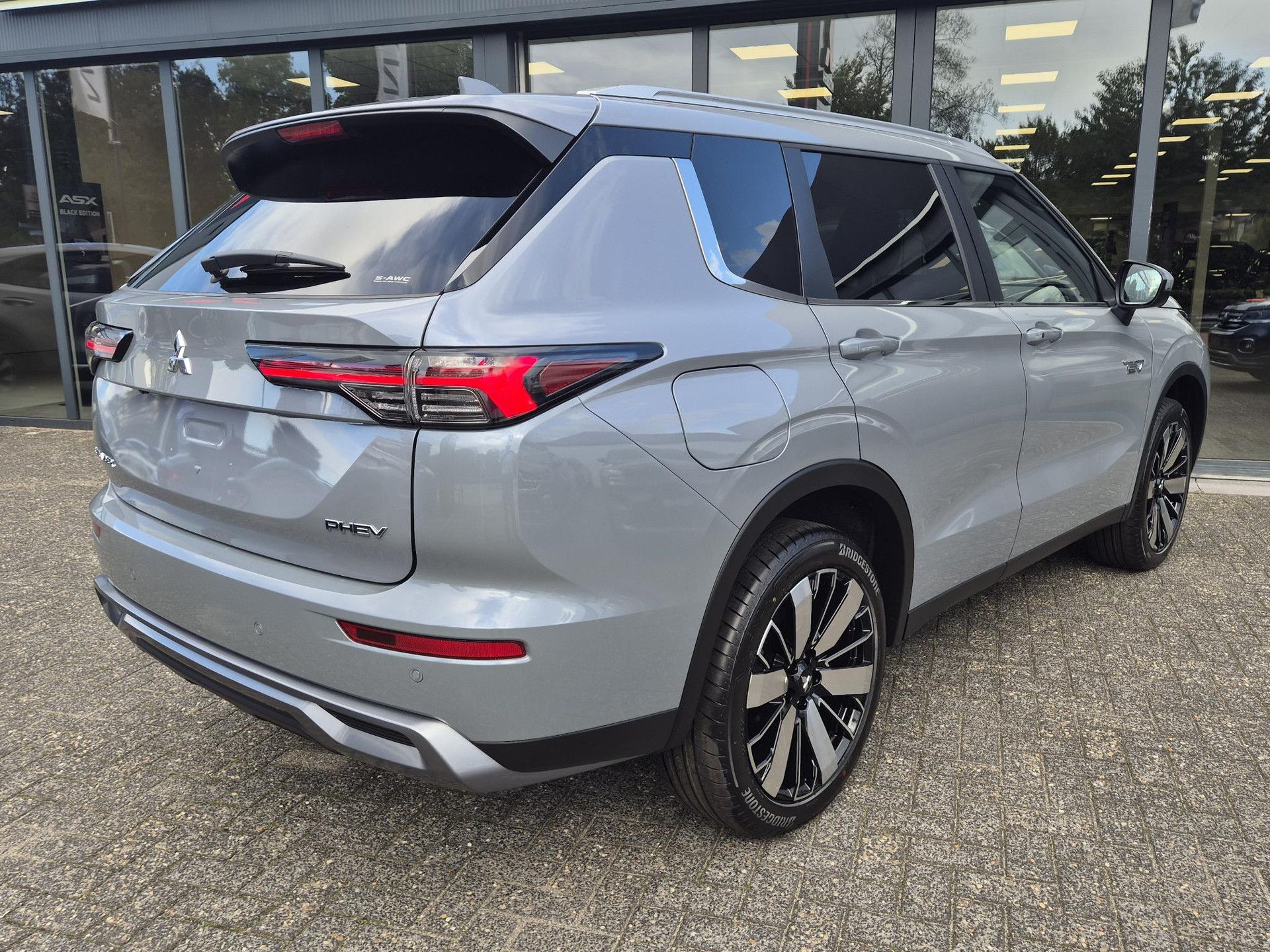 Mitsubishi Outlander – autofoto 2