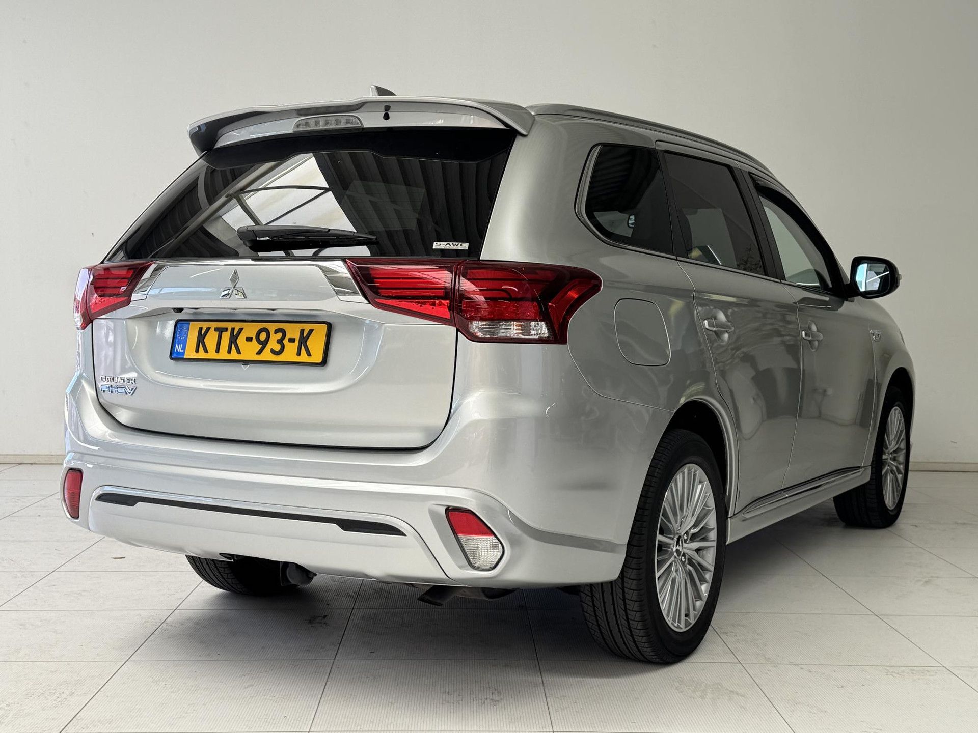 Mitsubishi Outlander met kenteken KTK-93-K – autofoto 2