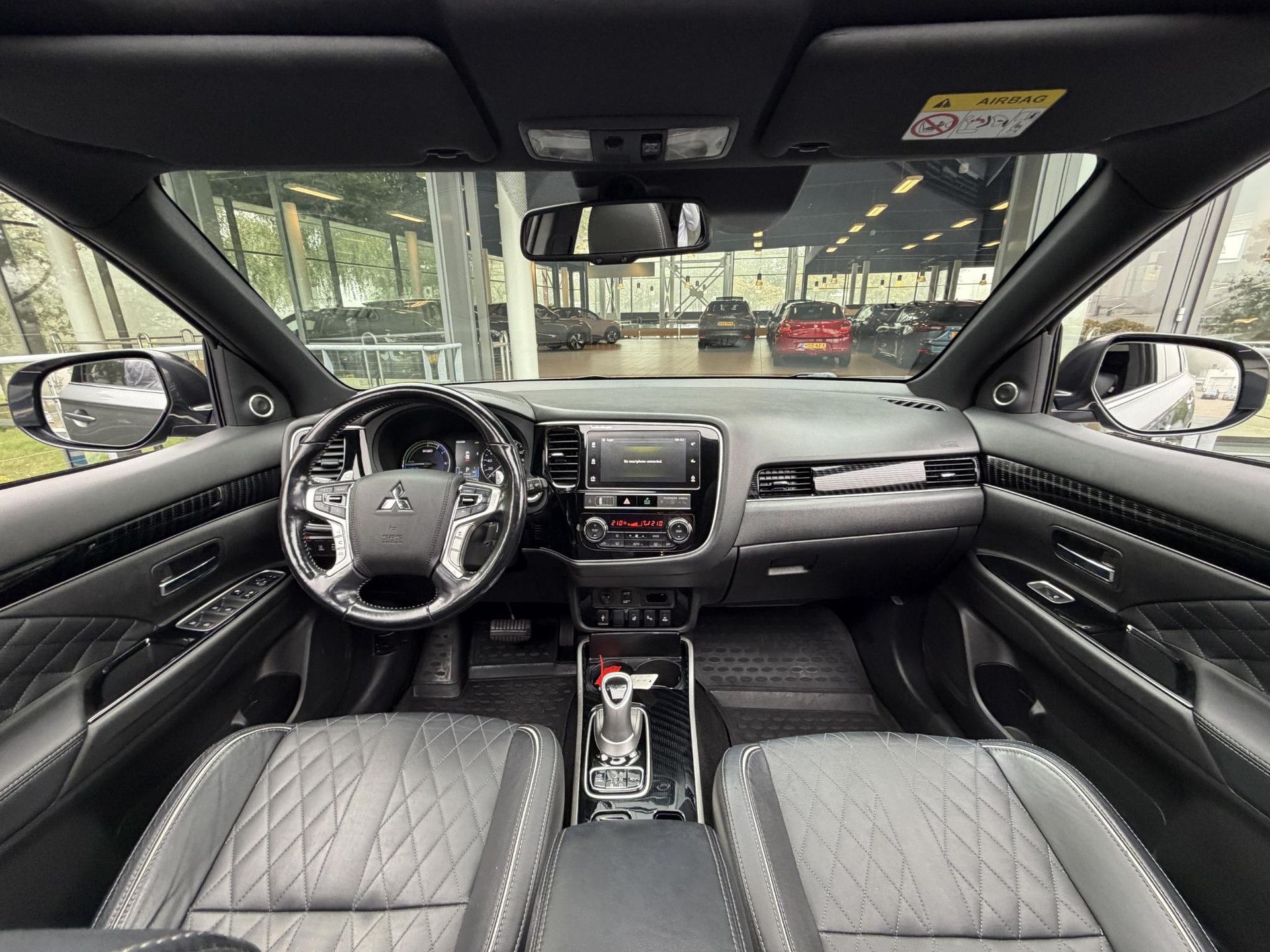 Mitsubishi Outlander met kenteken R-342-FP – autofoto 3