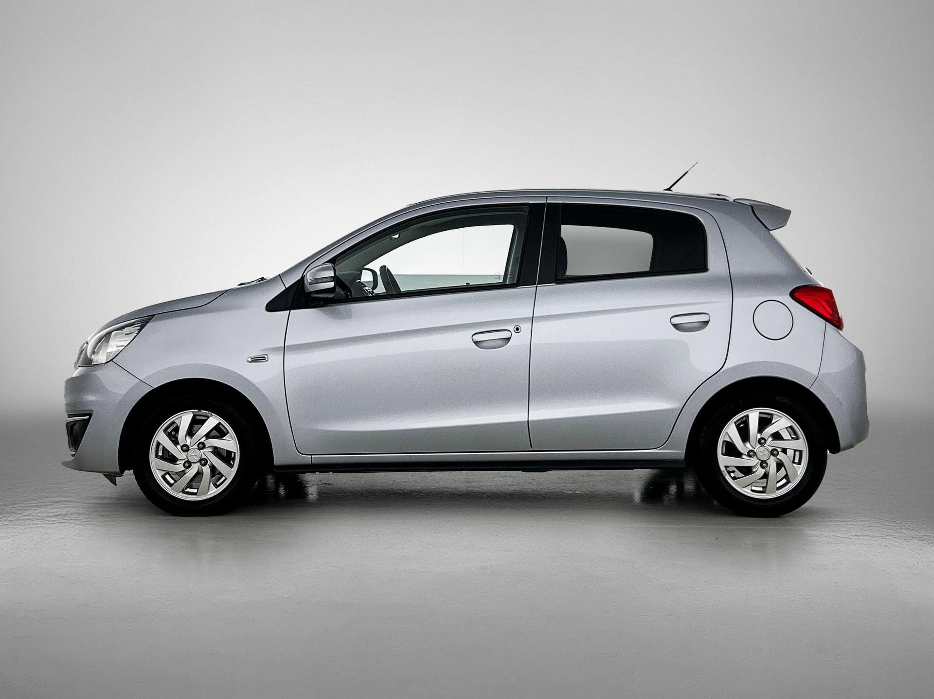 Mitsubishi SpaceStar met kenteken ZL-327-Z – autofoto 4