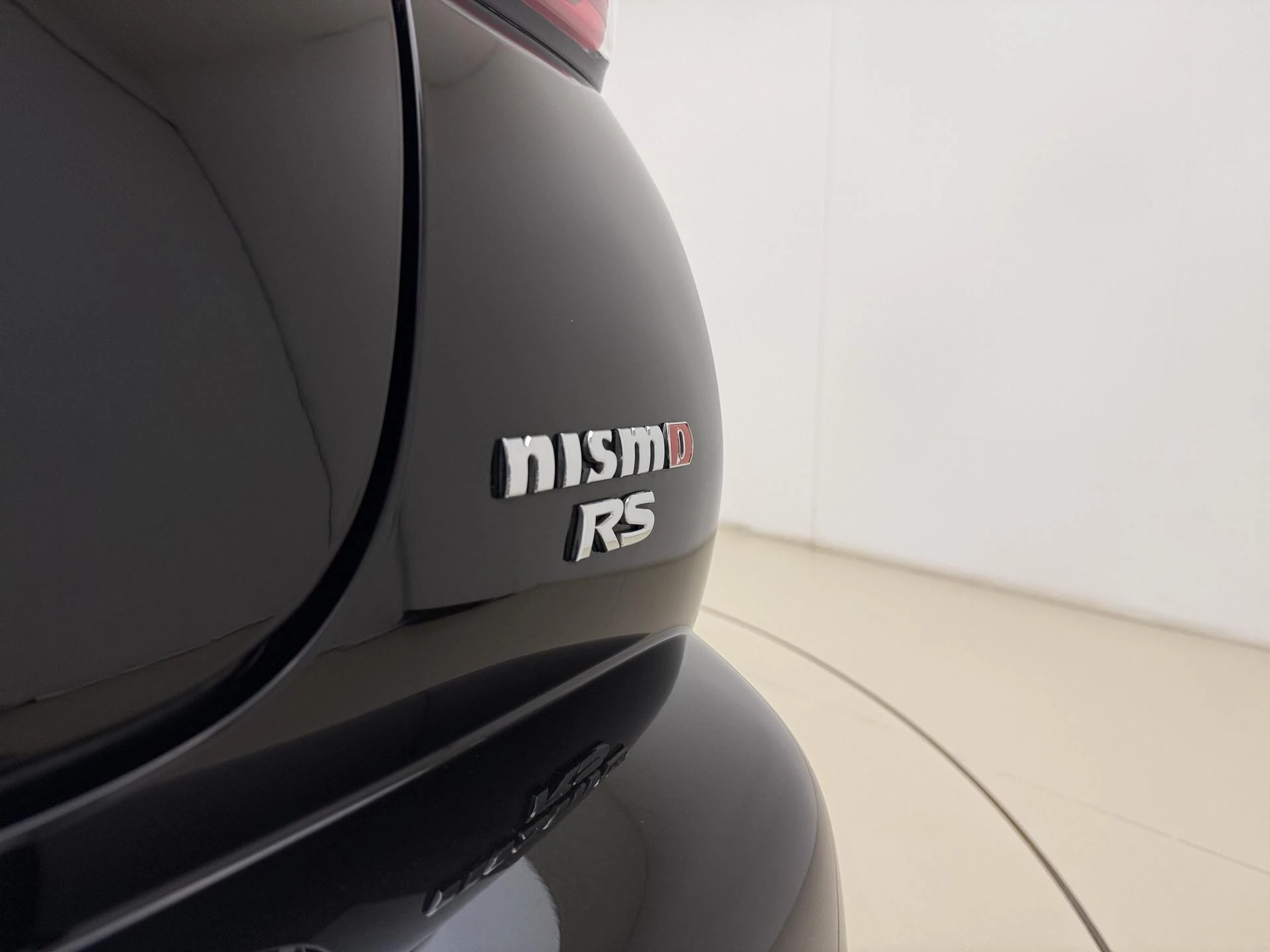 Nissan Juke met kenteken 72100 – autofoto 4