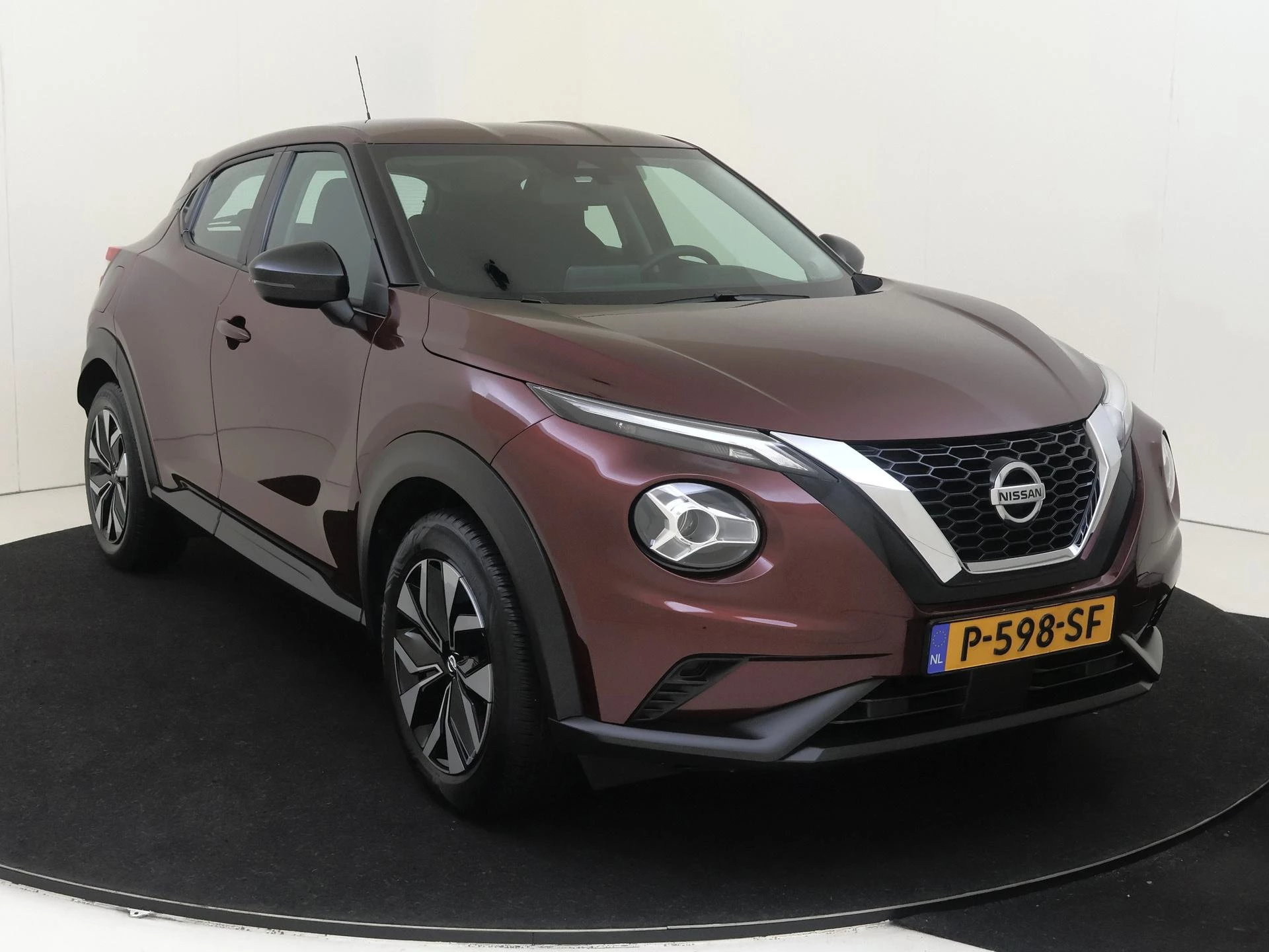 Nissan Juke met kenteken P-598-SF – autofoto 3