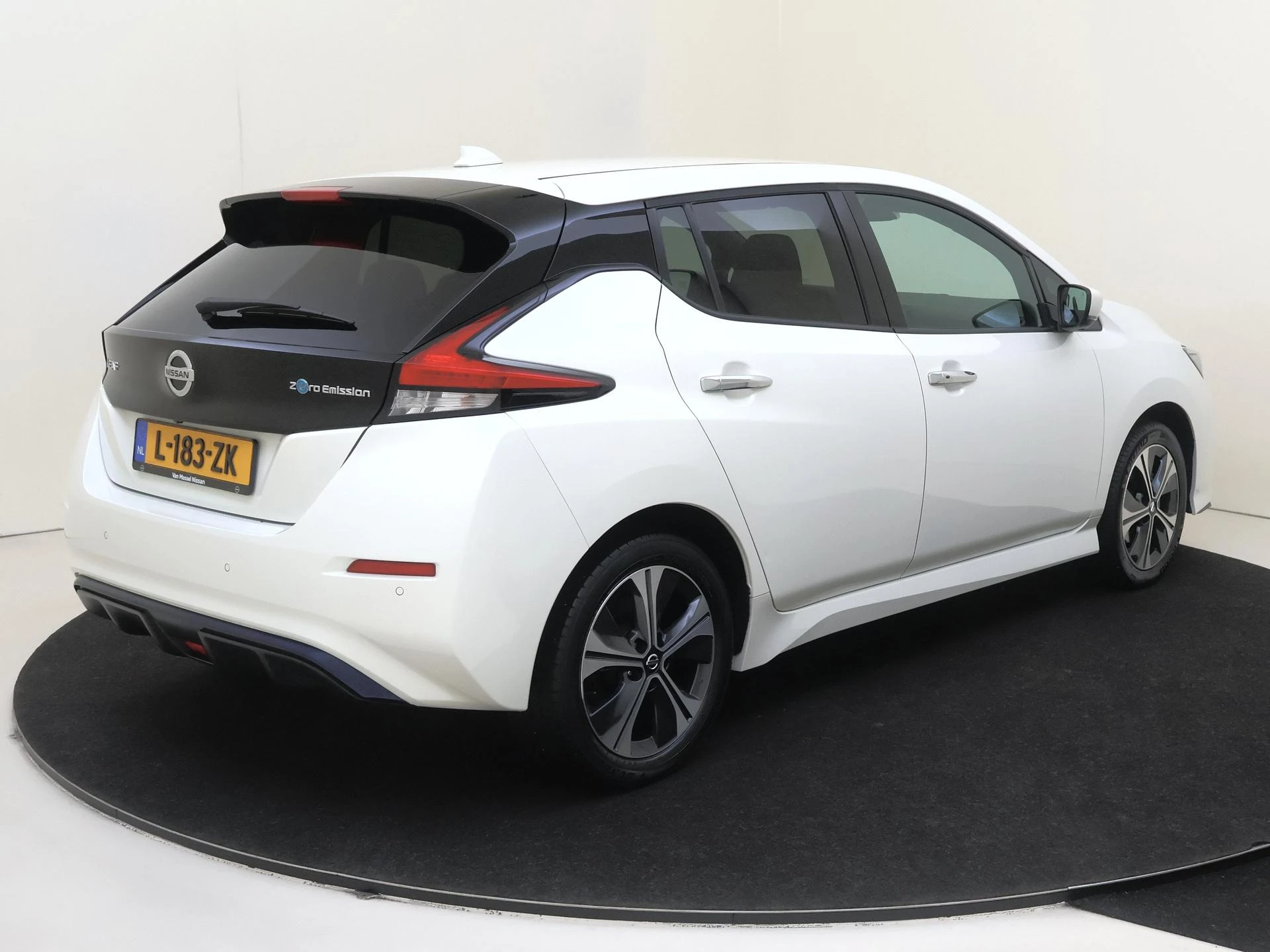 Nissan Leaf – autofoto 5