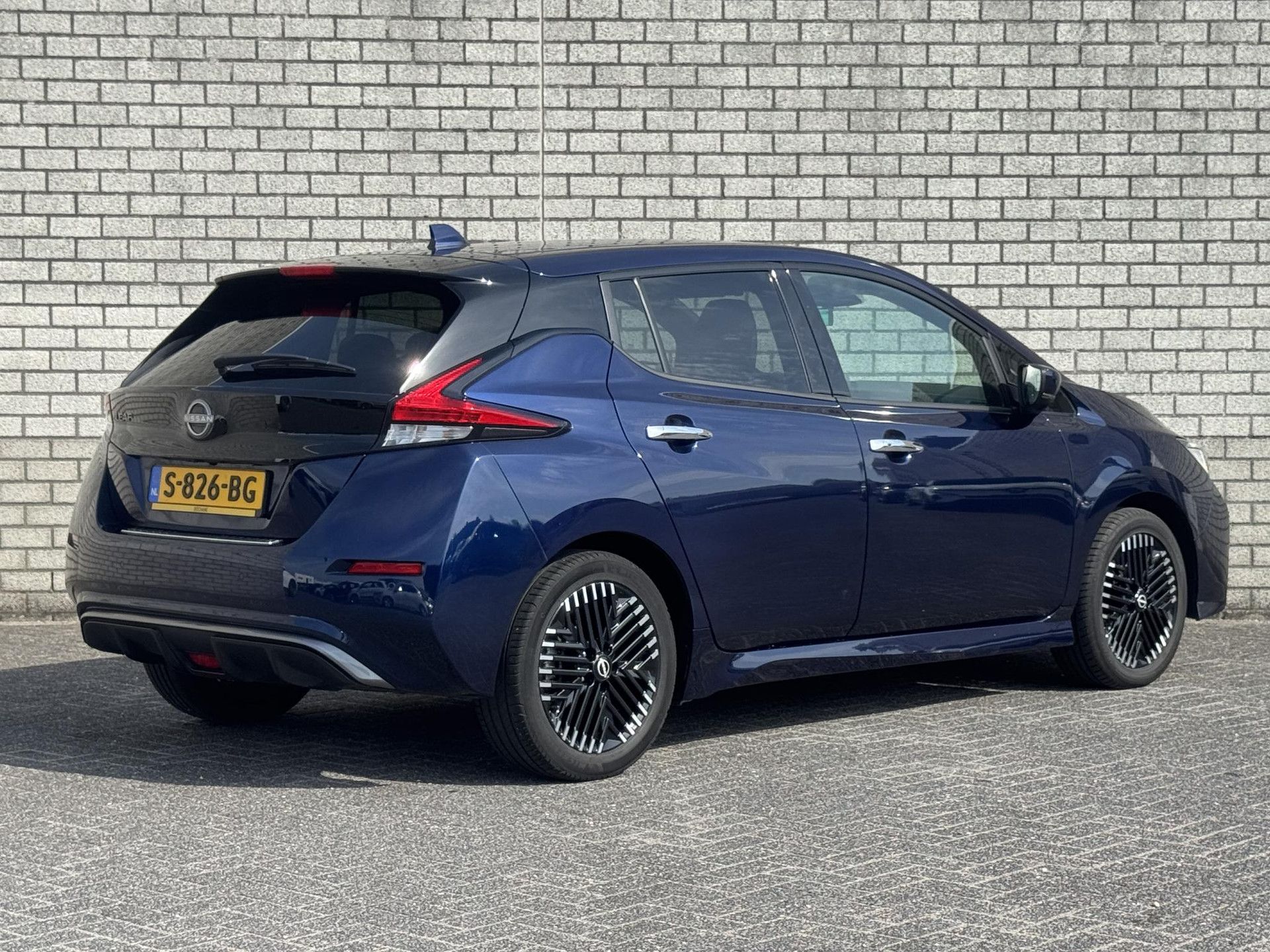 Nissan Leaf met kenteken S-826-BG – autofoto 2
