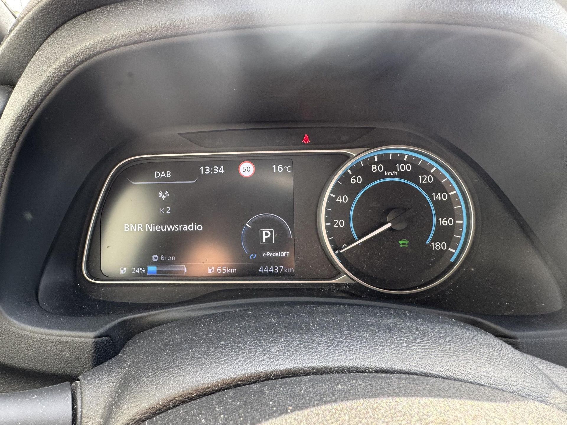 Nissan Leaf met kenteken S-826-BG – autofoto 4