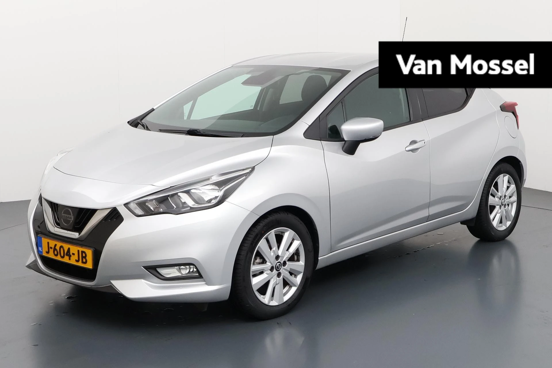 Nissan Micra met kenteken 56100 – autofoto 2