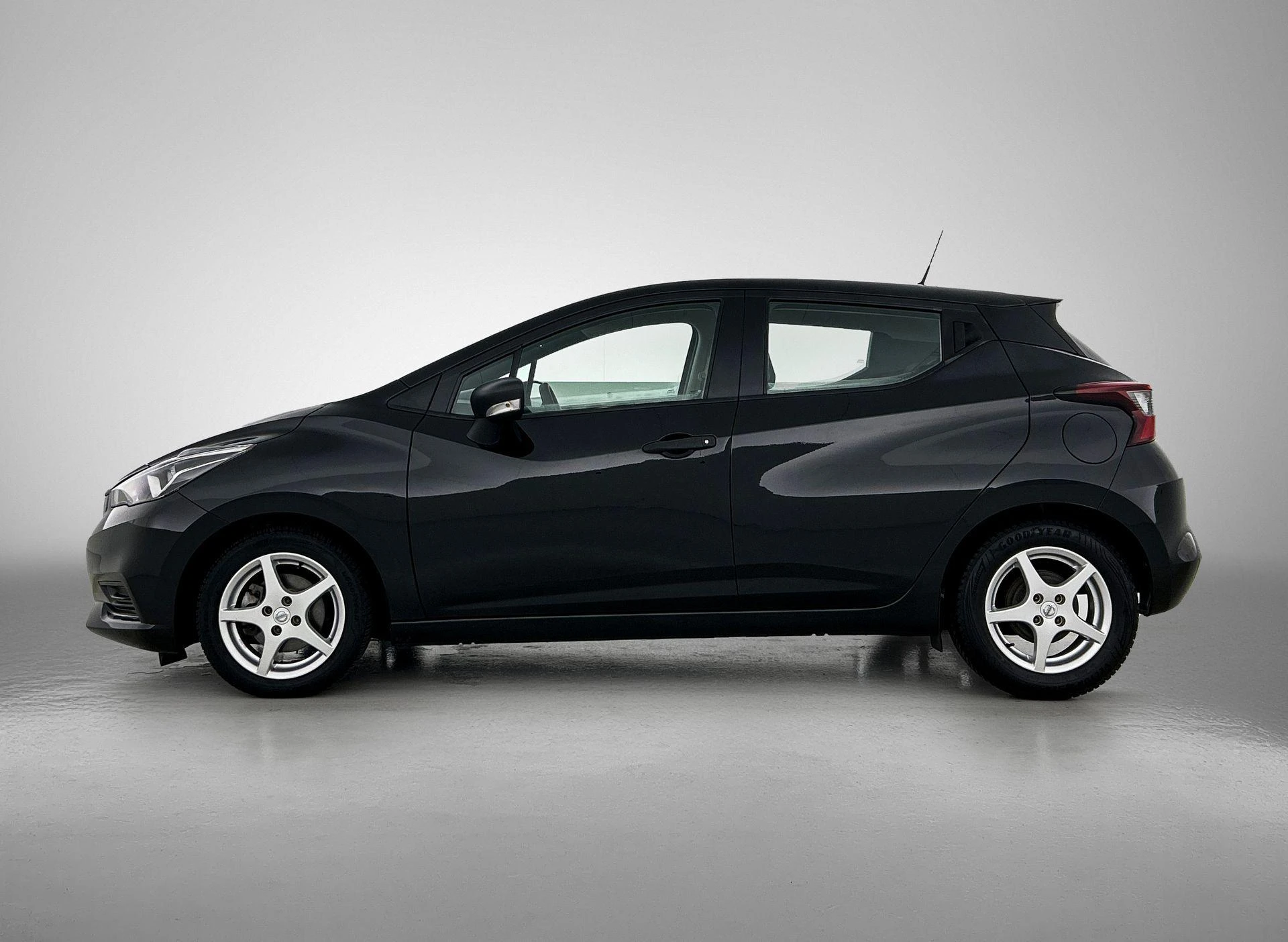 Nissan Micra met kenteken 56100 – autofoto 4