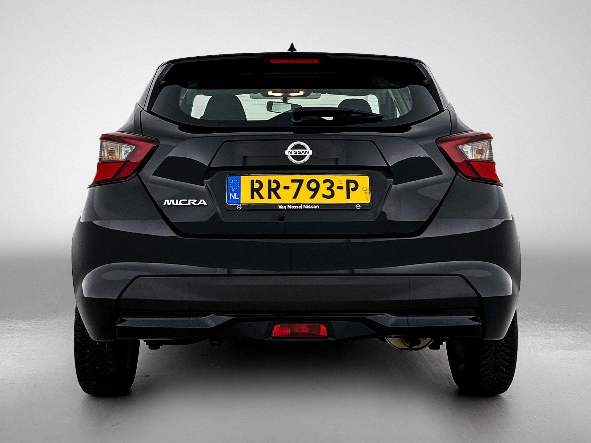 Nissan Micra met kenteken 56100 – autofoto 5
