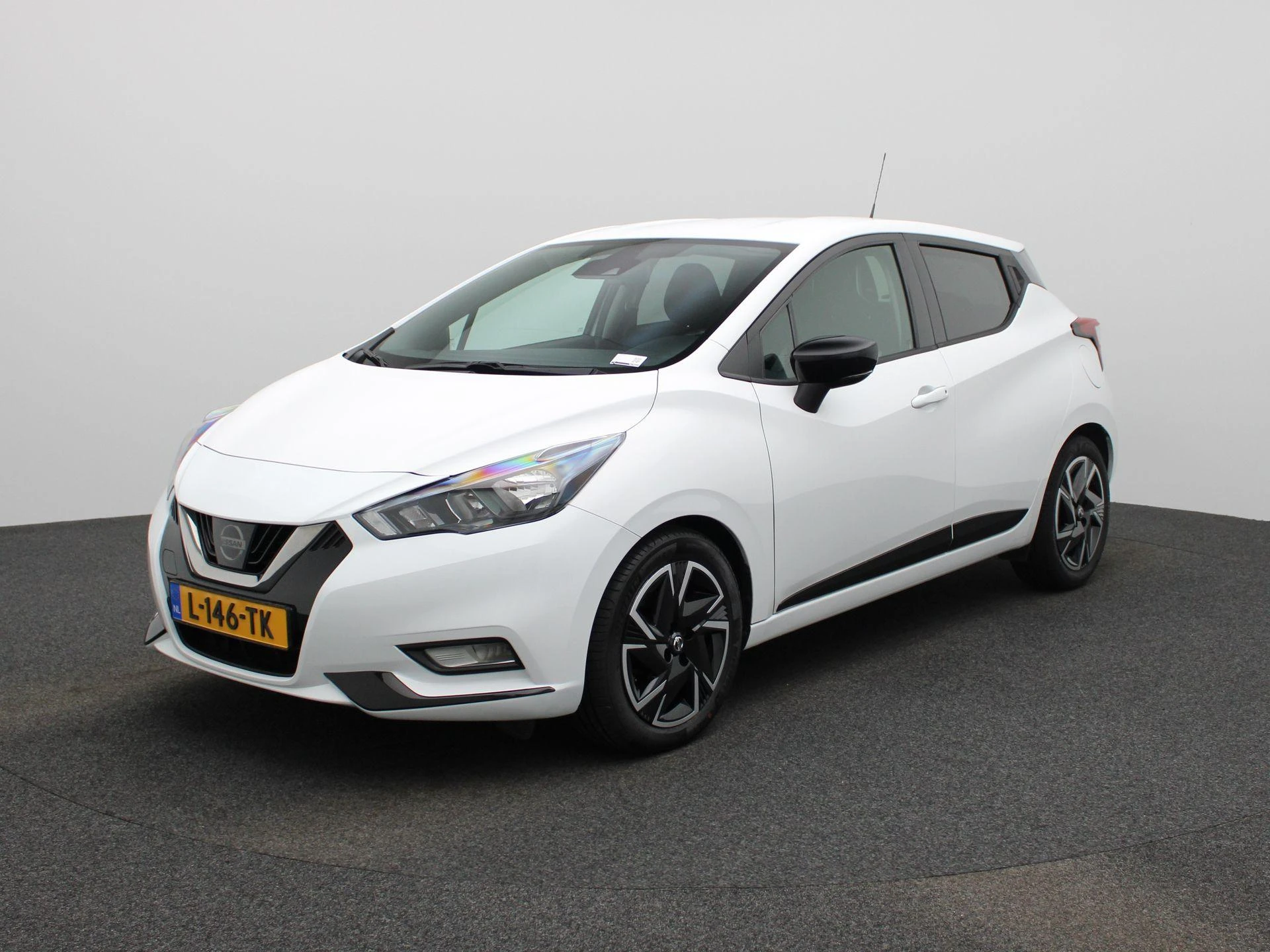 Nissan Micra met kenteken L-146-TK – autofoto 2