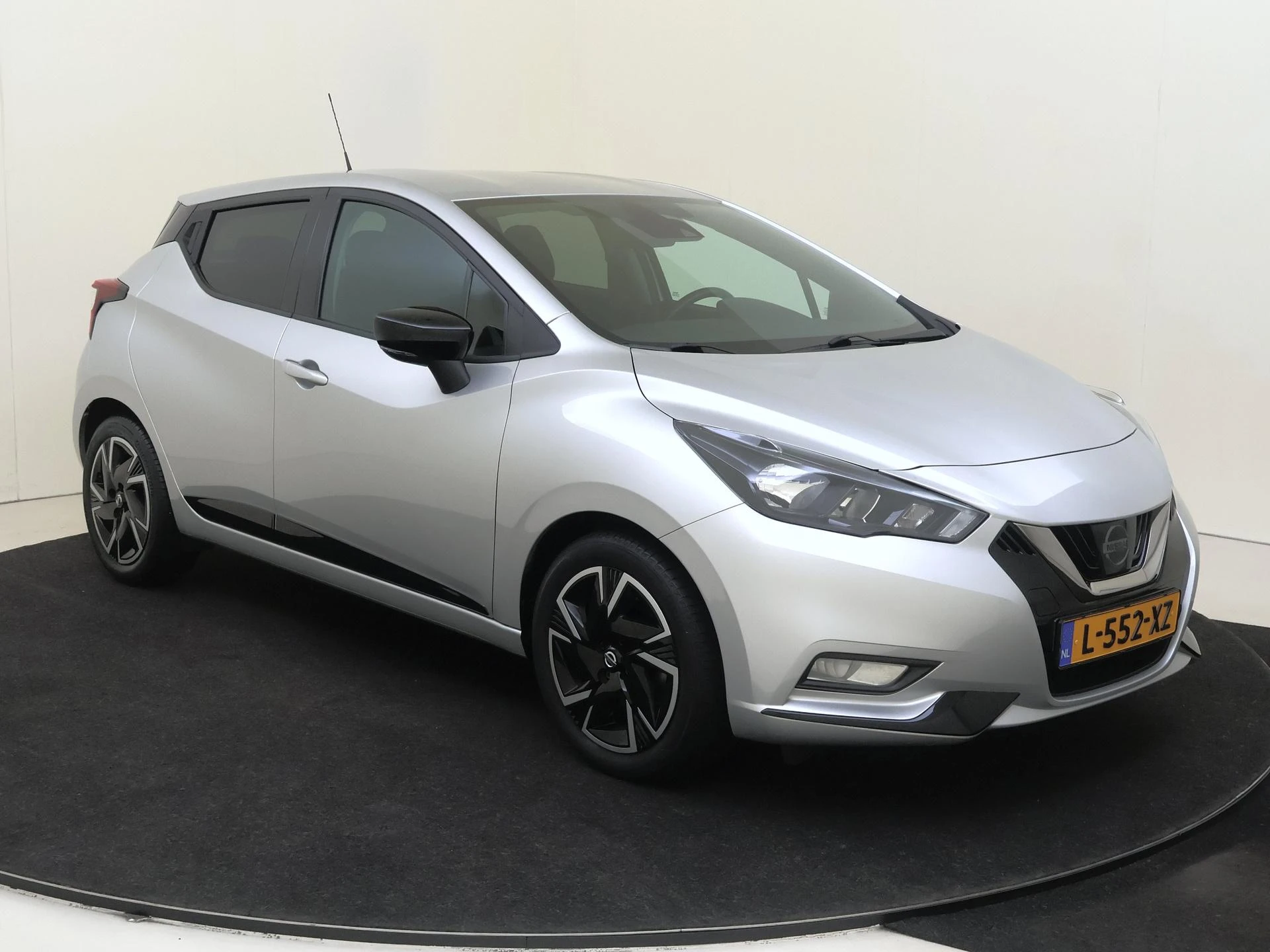 Nissan Micra met kenteken L-552-XZ – autofoto 3