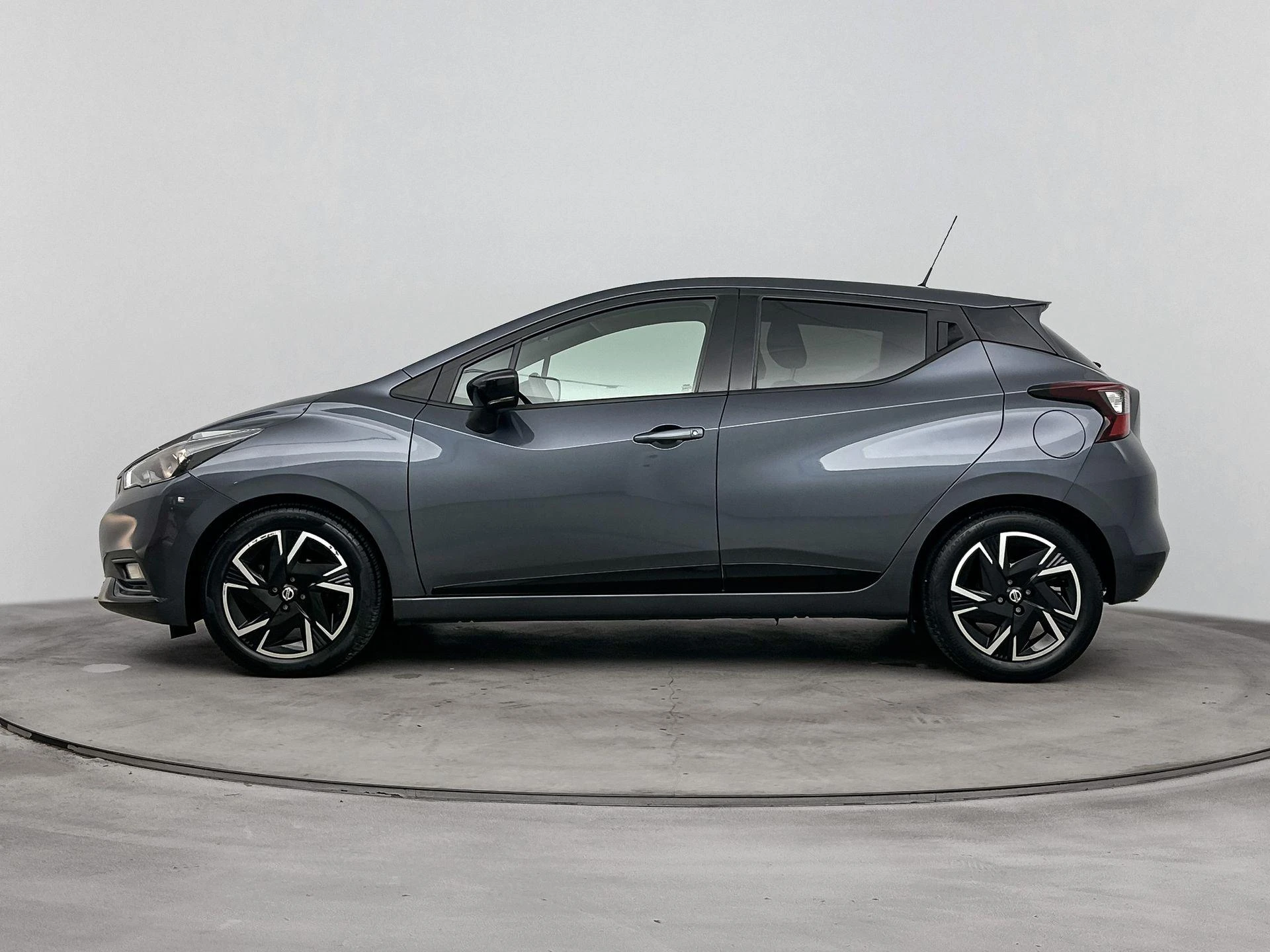 Nissan Micra met kenteken L-746-FJ – autofoto 4