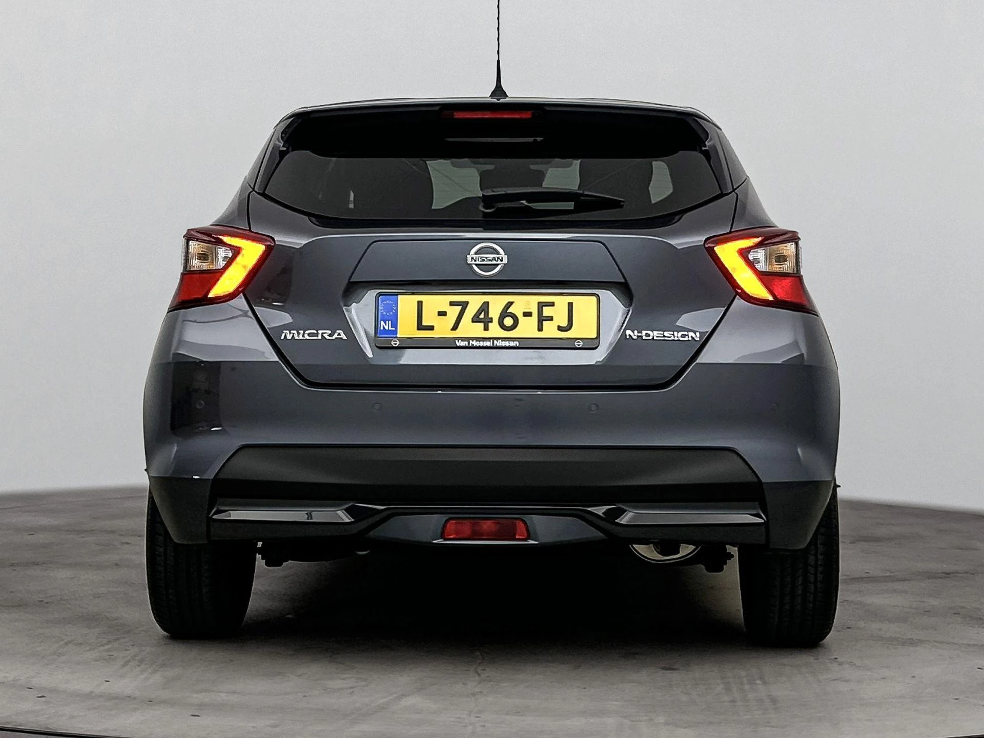 Nissan Micra met kenteken L-746-FJ – autofoto 5