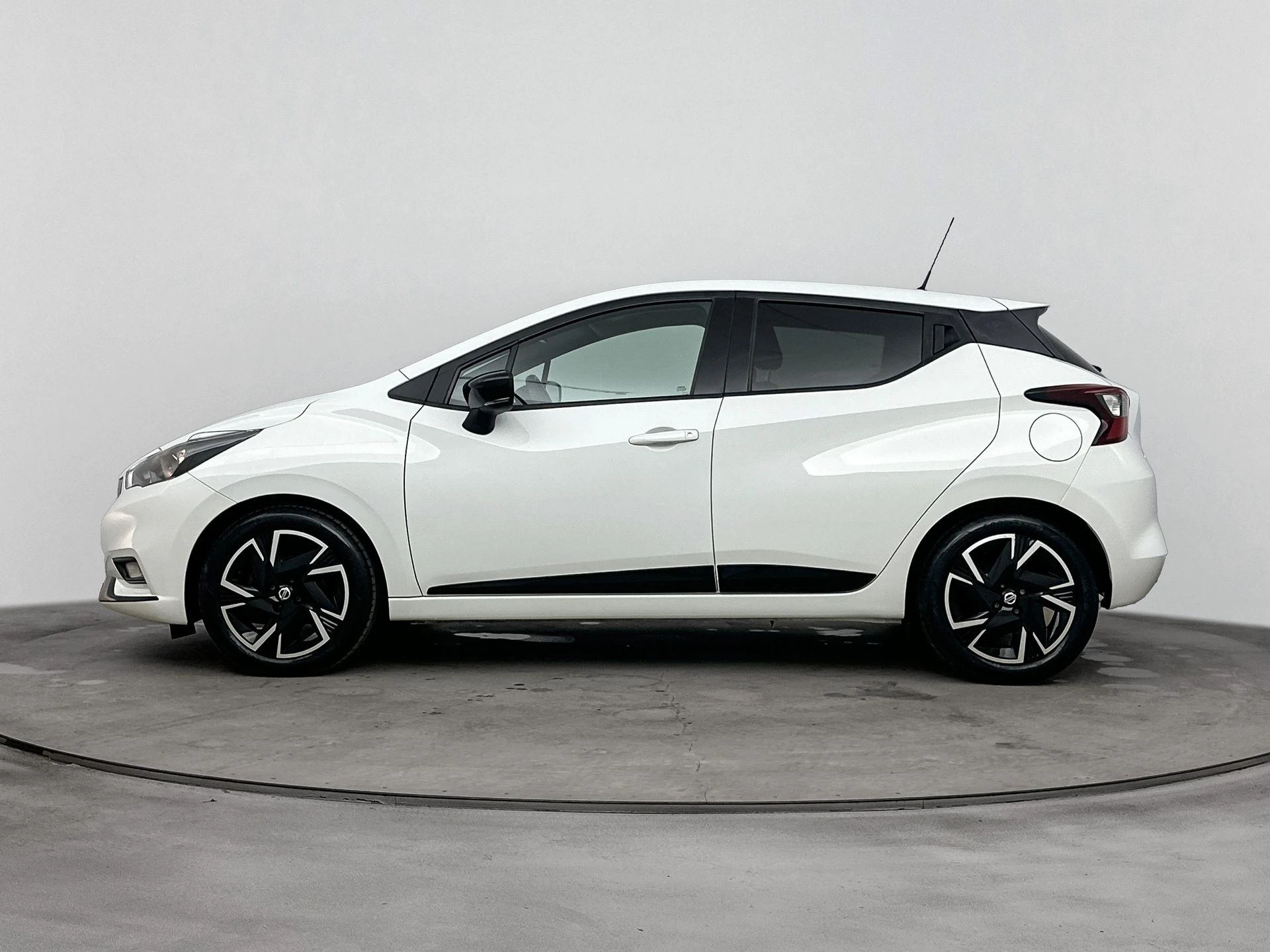 Nissan Micra met kenteken L-793-SG – autofoto 4