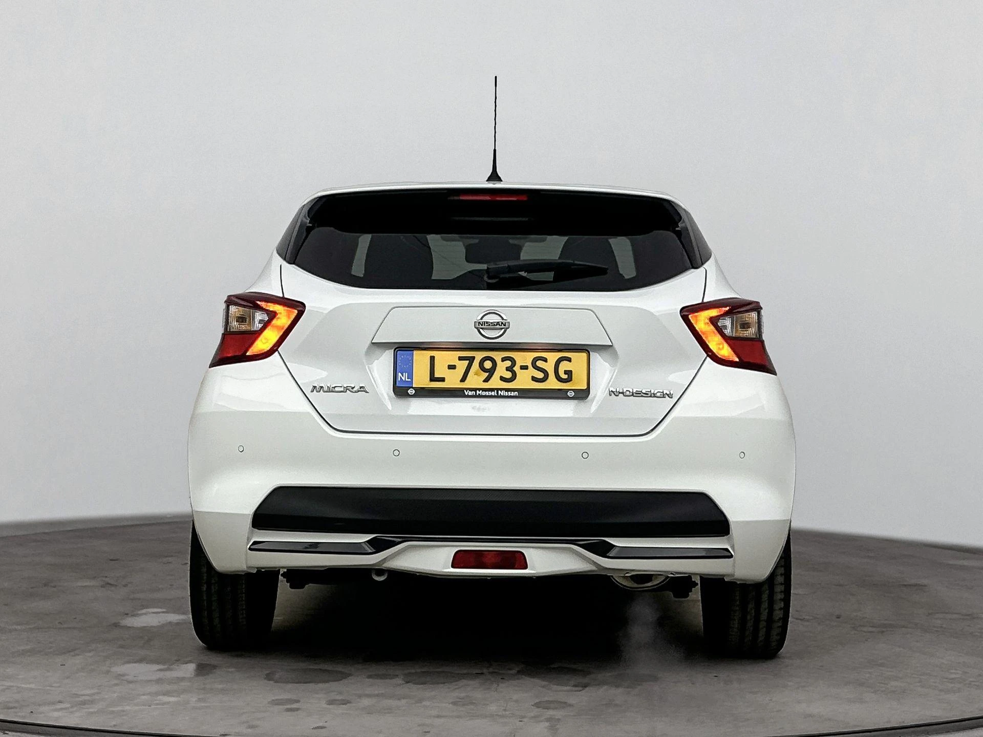 Nissan Micra met kenteken L-793-SG – autofoto 5
