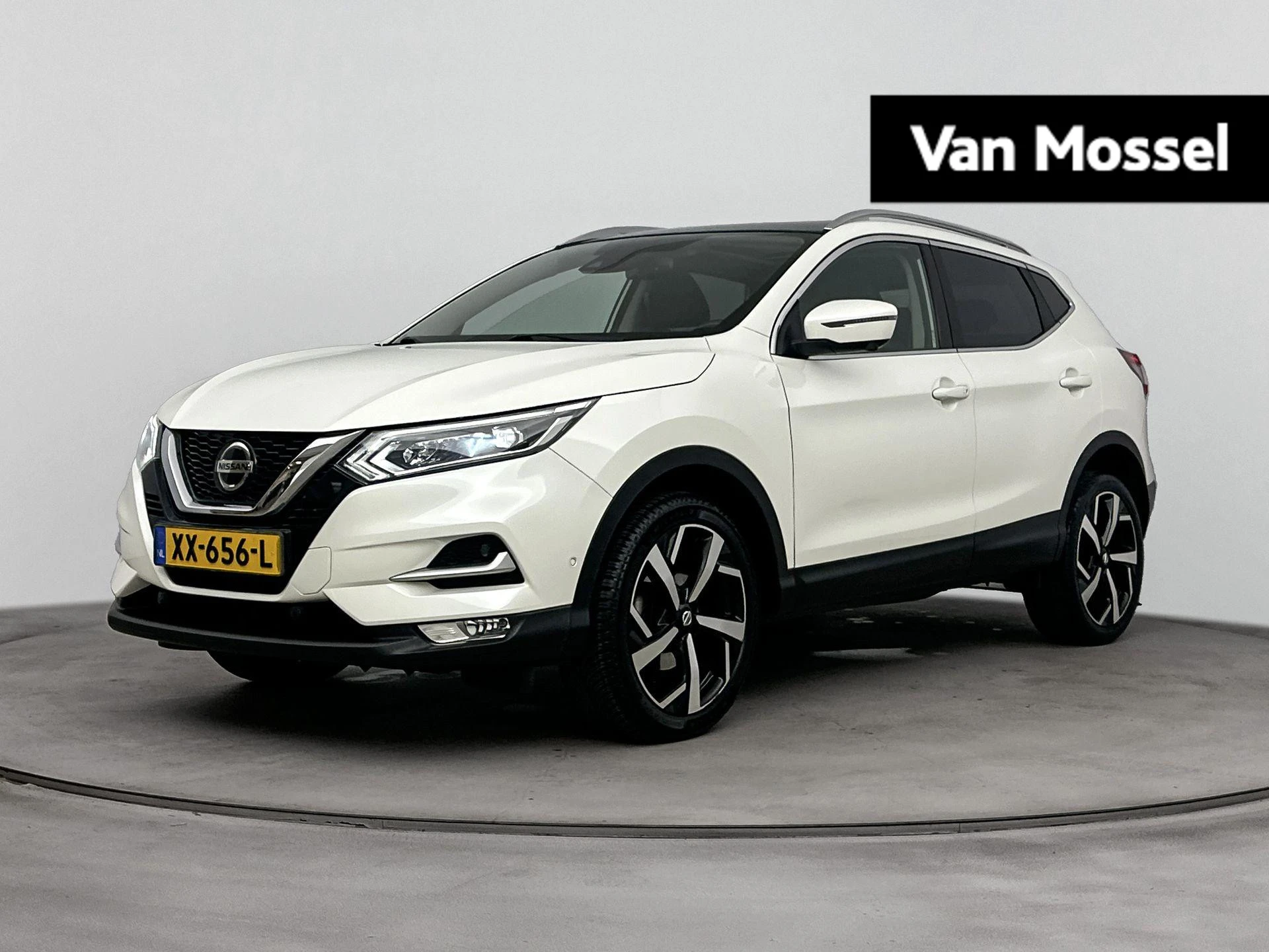 Nissan QASHQAI met kenteken 66100 – autofoto 2