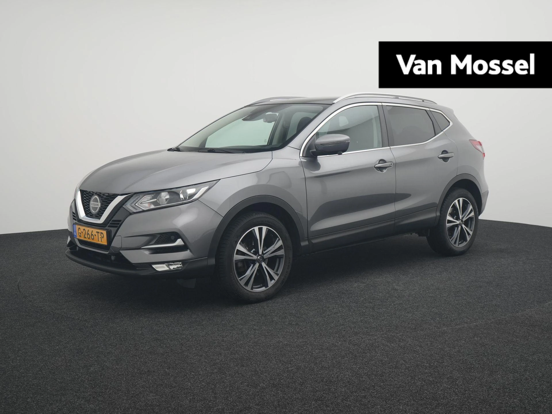 Nissan QASHQAI met kenteken 66100 – autofoto 2