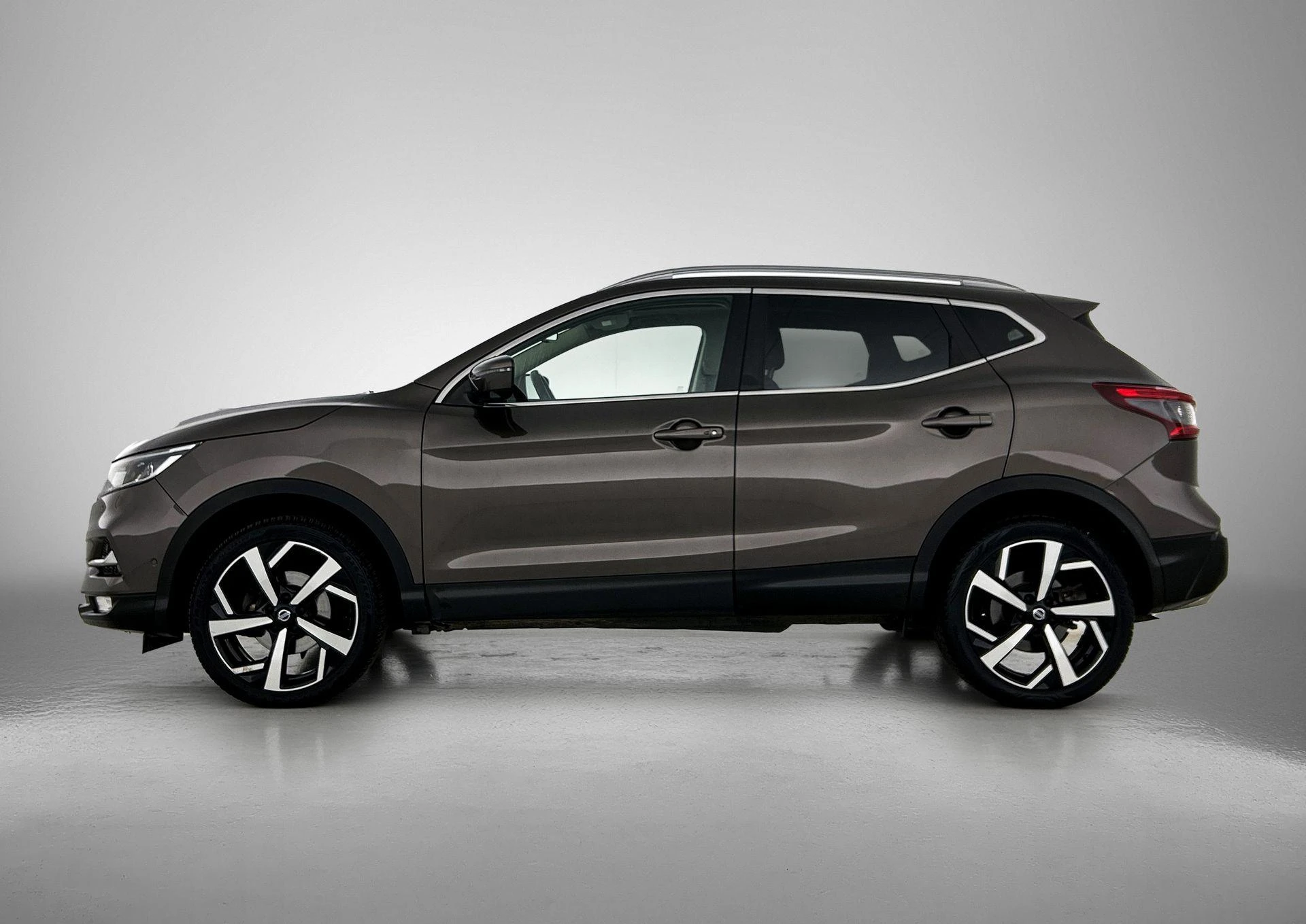 Nissan QASHQAI met kenteken 66100 – autofoto 4