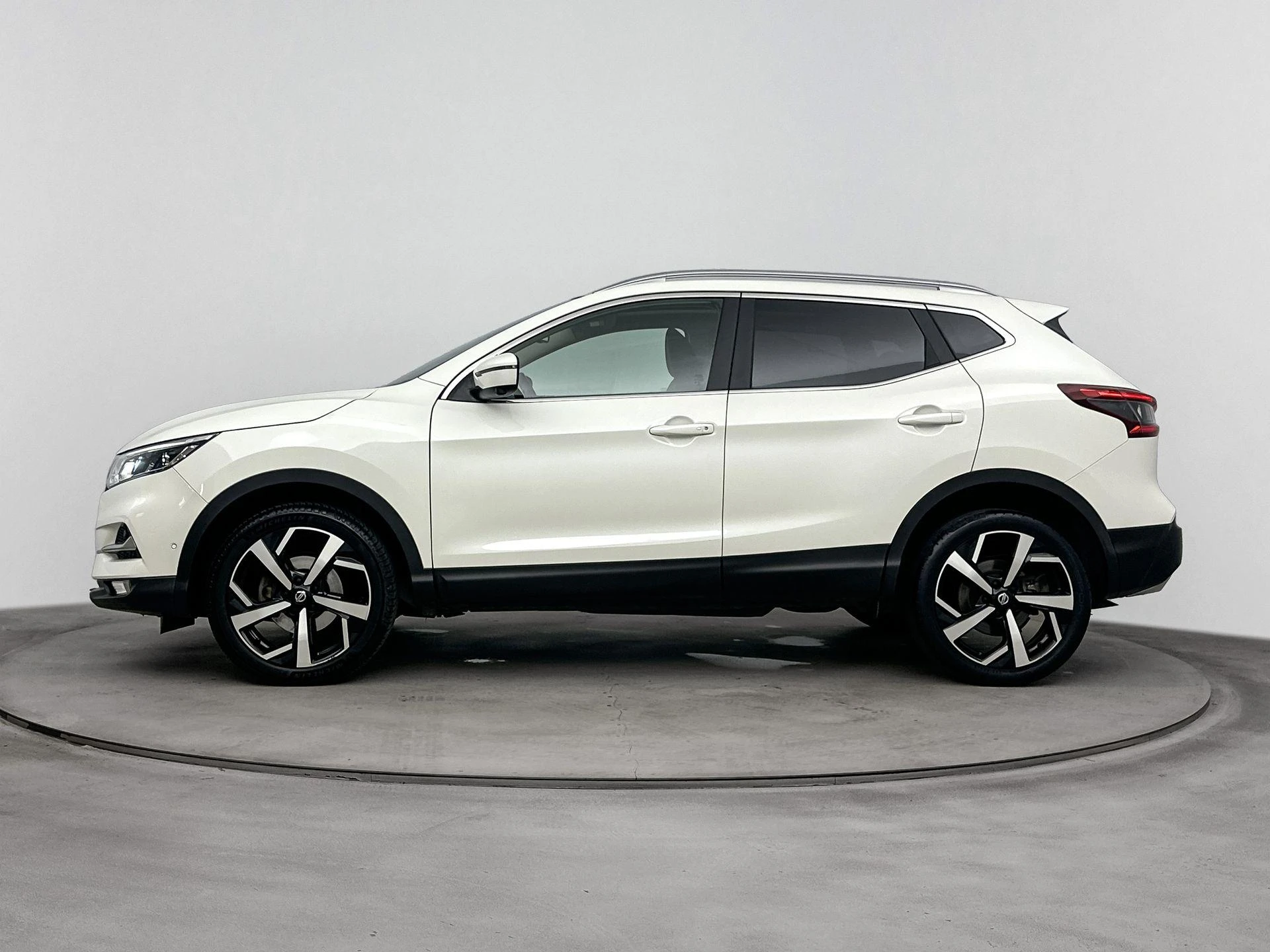 Nissan QASHQAI met kenteken 66100 – autofoto 4