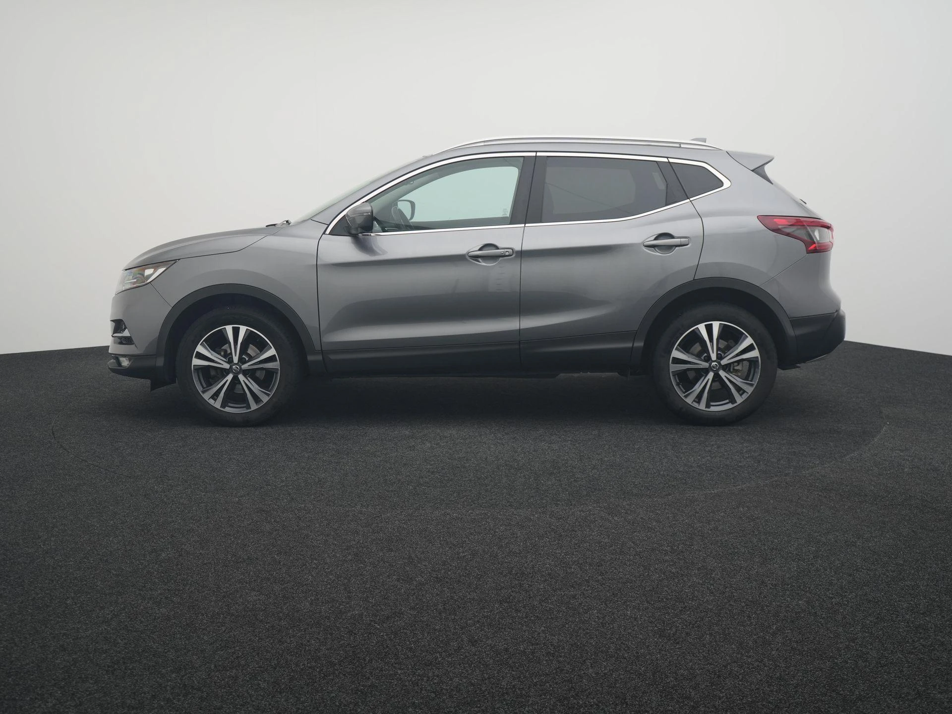 Nissan QASHQAI met kenteken 66100 – autofoto 5
